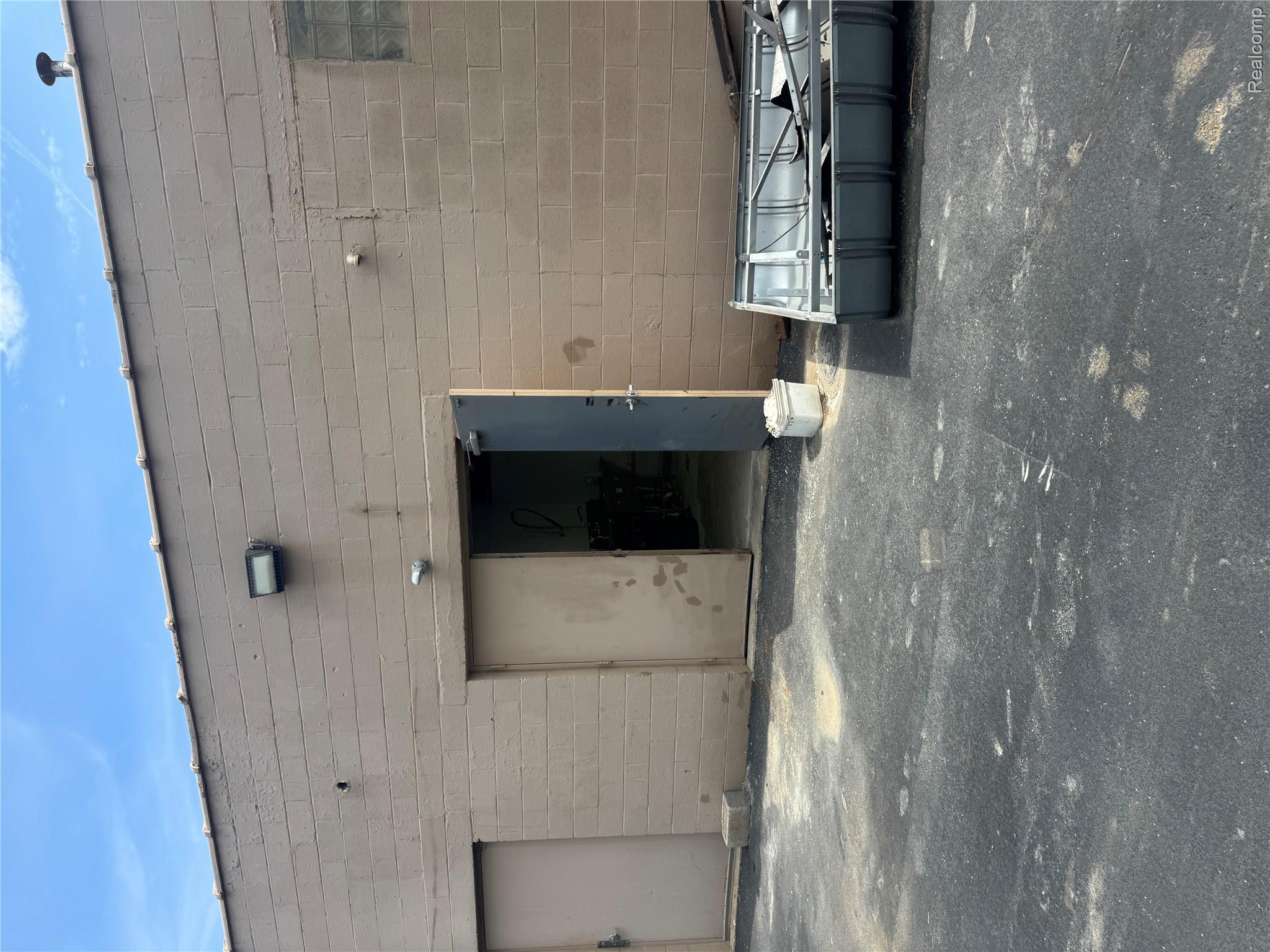 33131 Mound Road