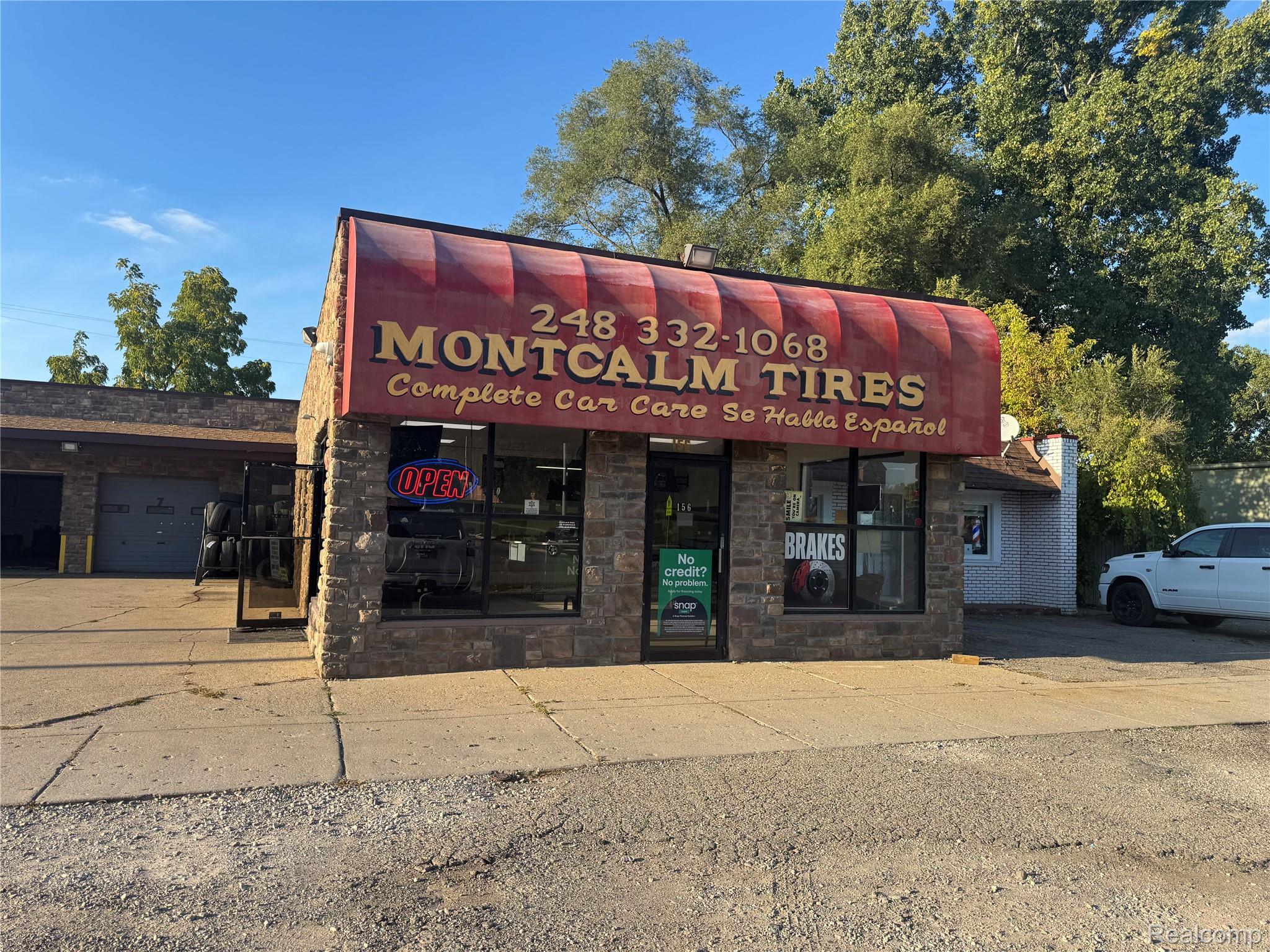 156 W Montcalm Street