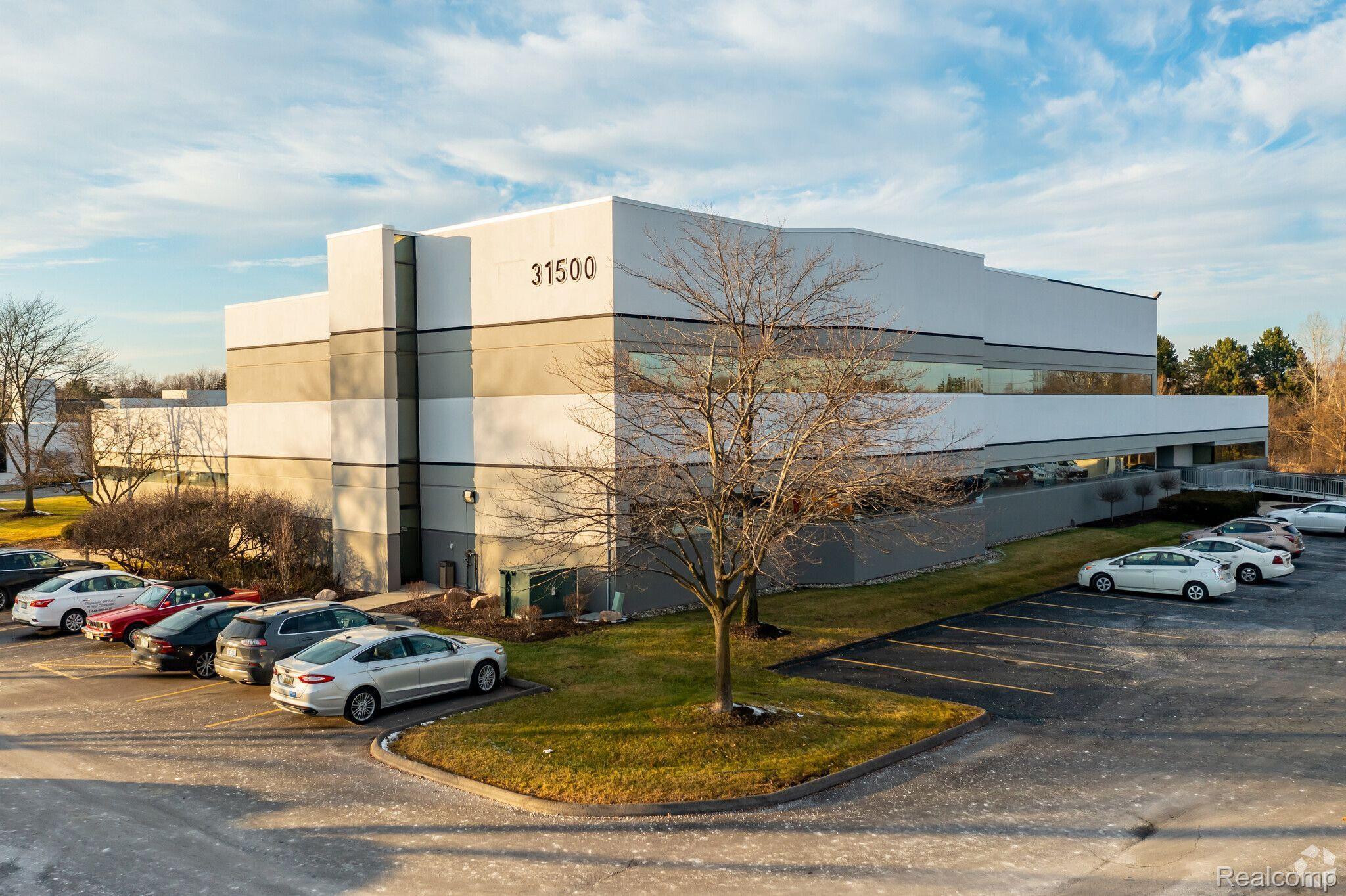 31500 W 13 Mile Rd 102 Farmington Hills City Oakland MICHIGAN
