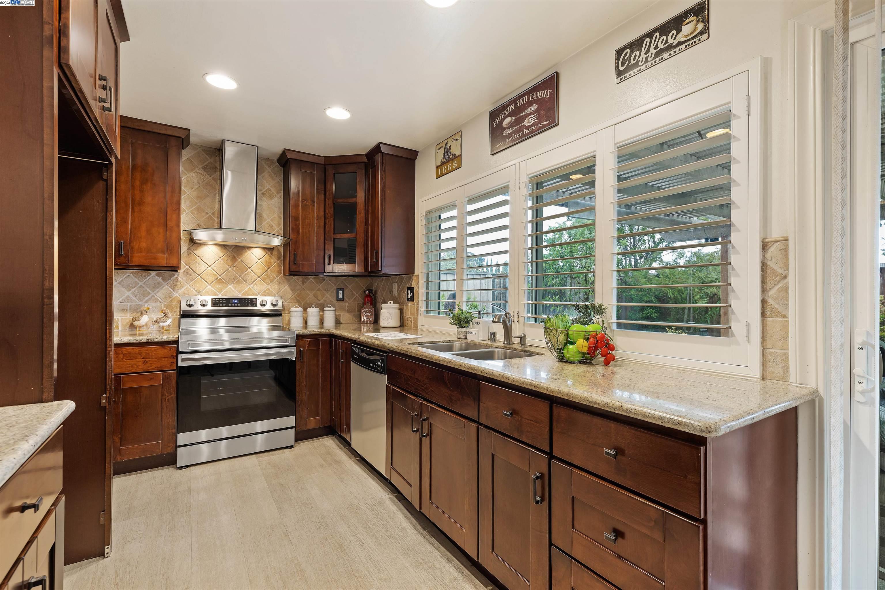 4517 Darcelle Dr