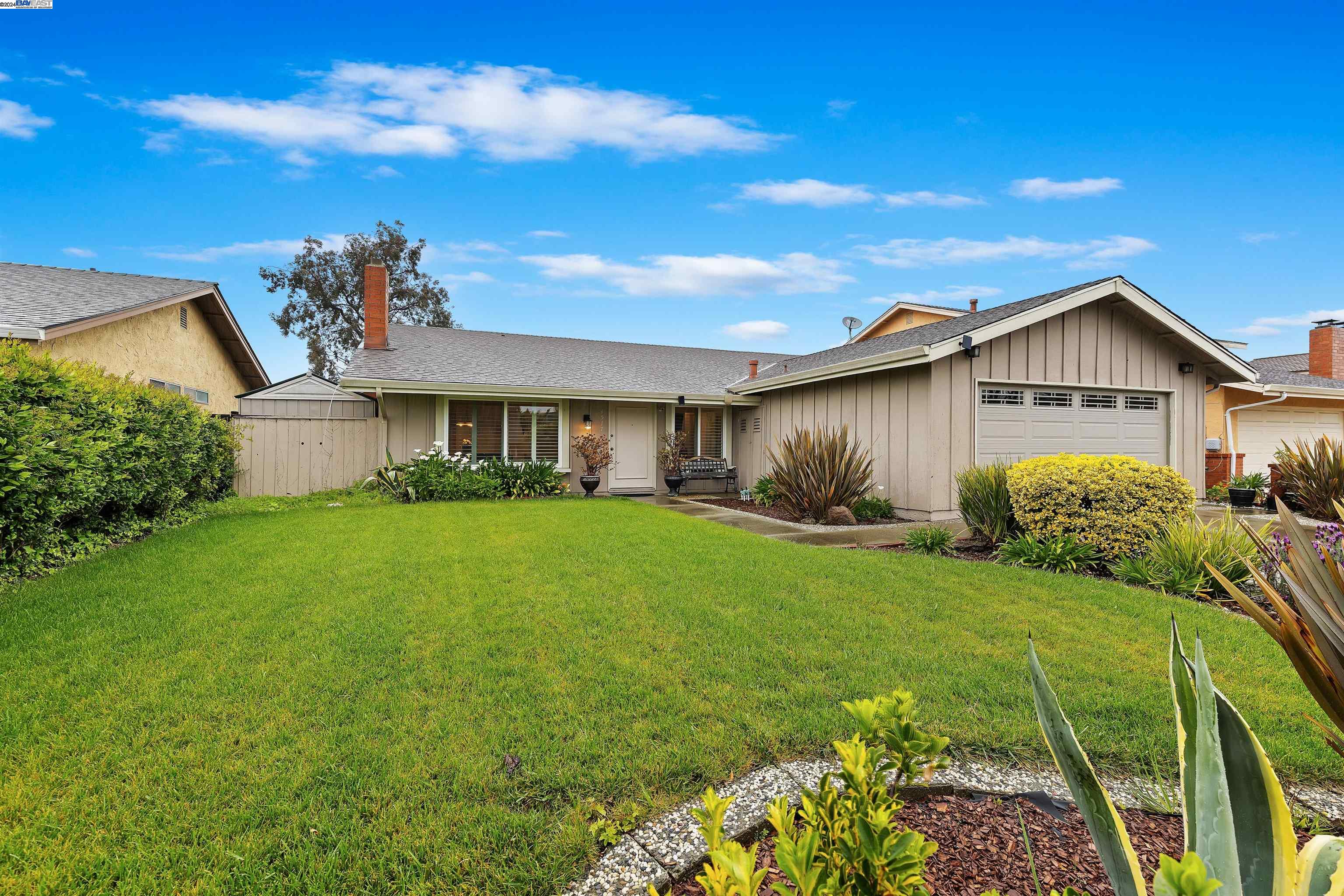 4517 Darcelle Dr