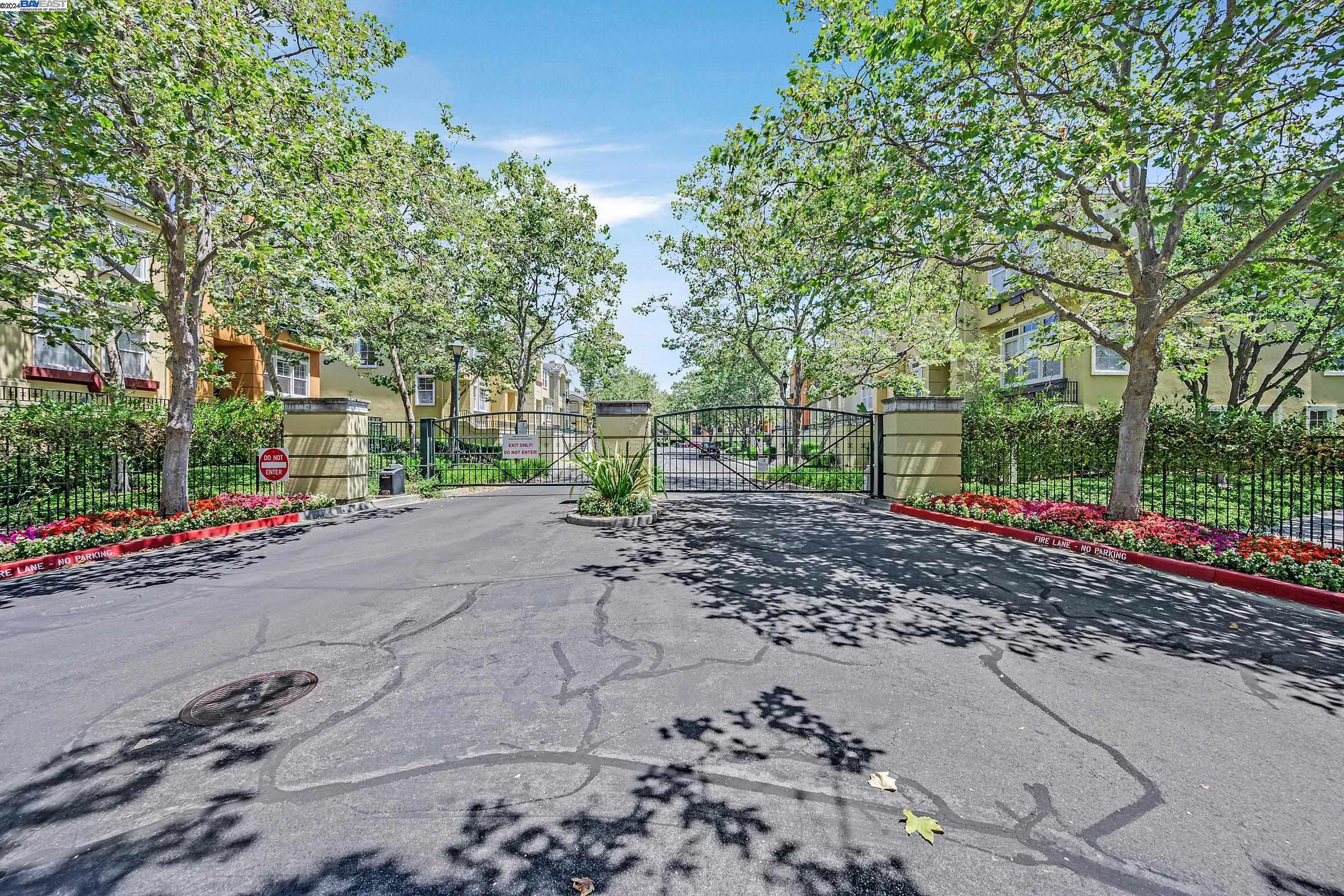 3631 Madison Cmn