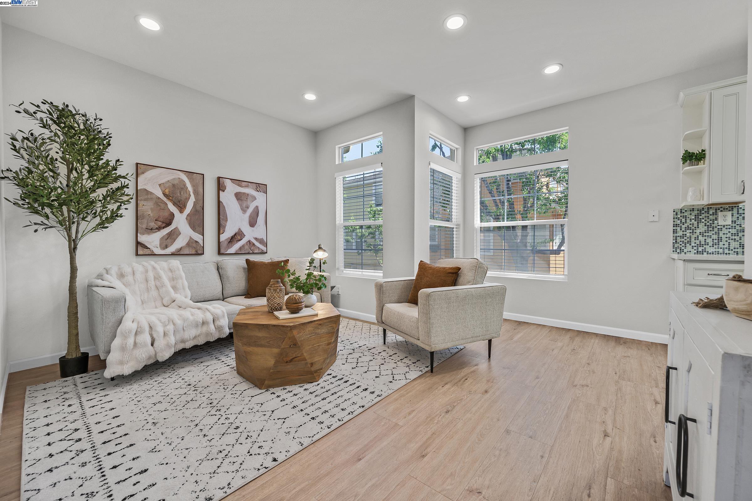 3631 Madison Cmn