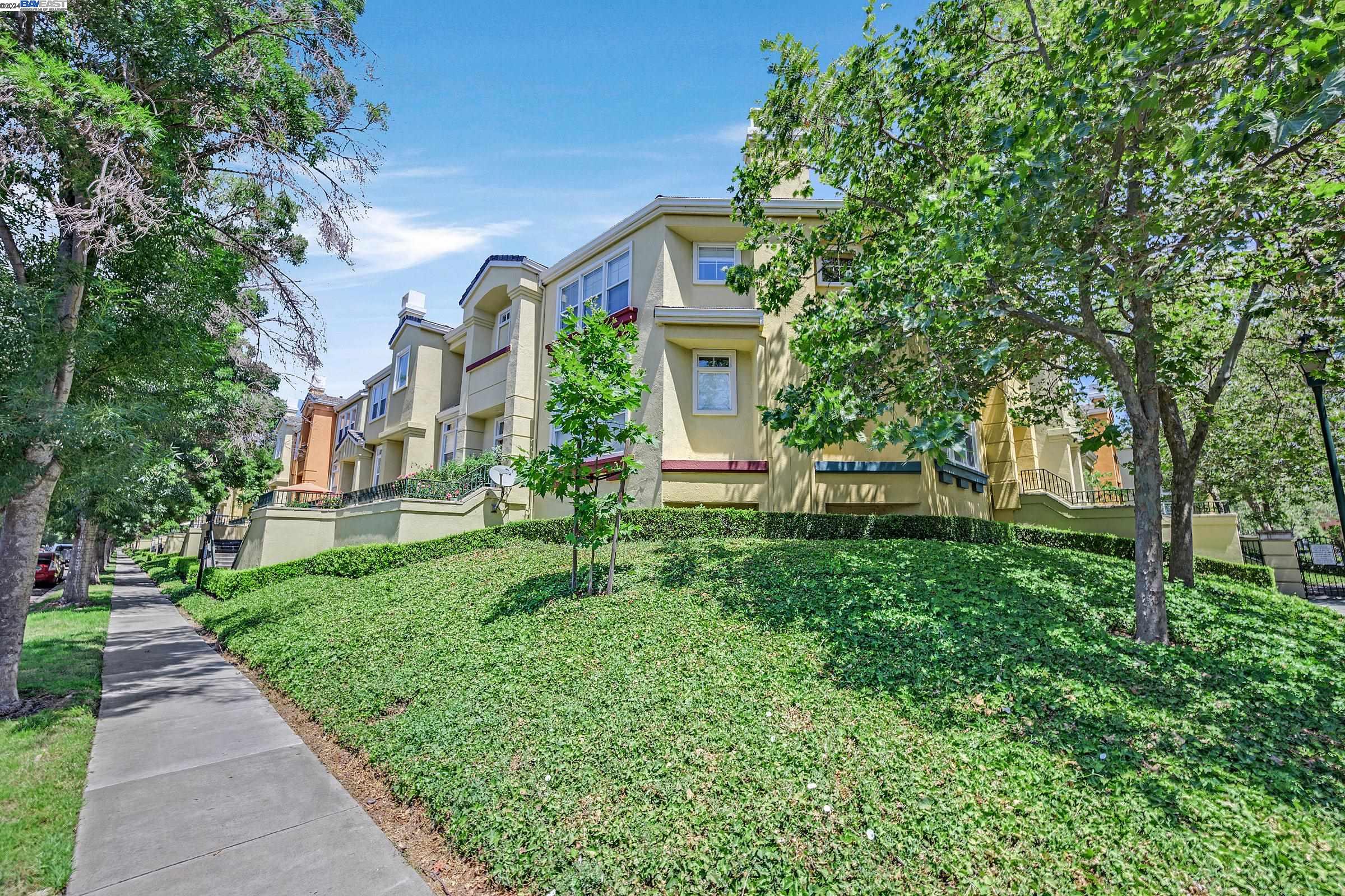 3631 Madison Cmn