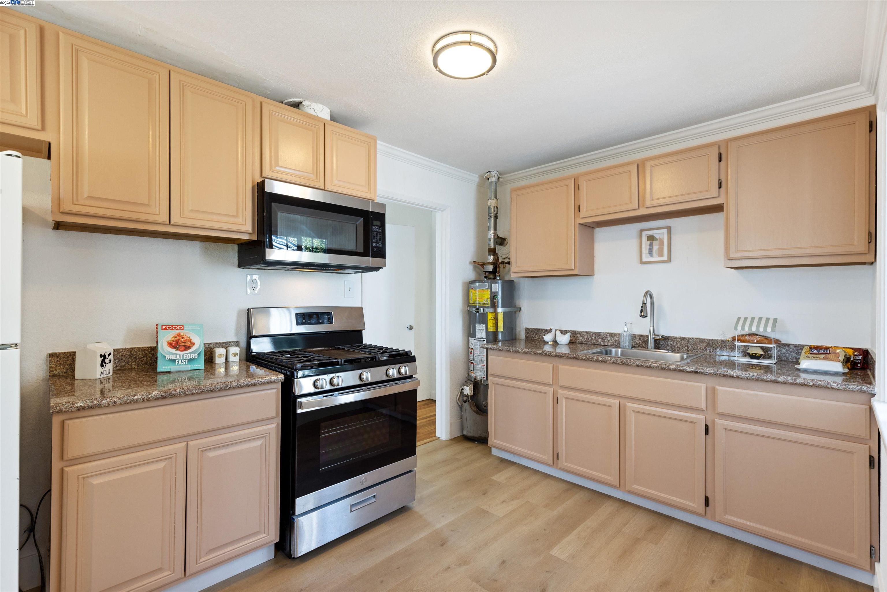 888 E Lewelling Blvd