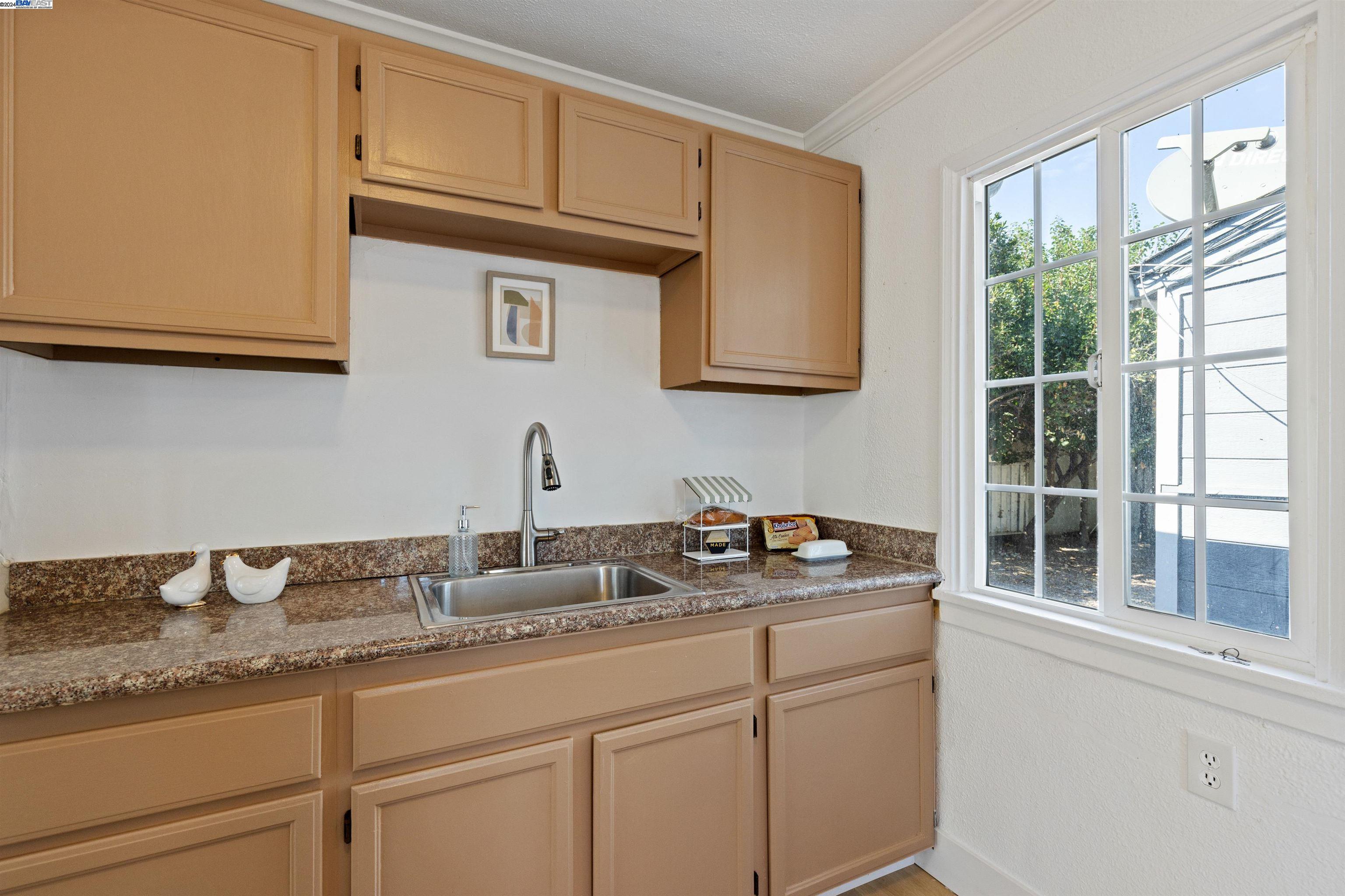 888 E Lewelling Blvd