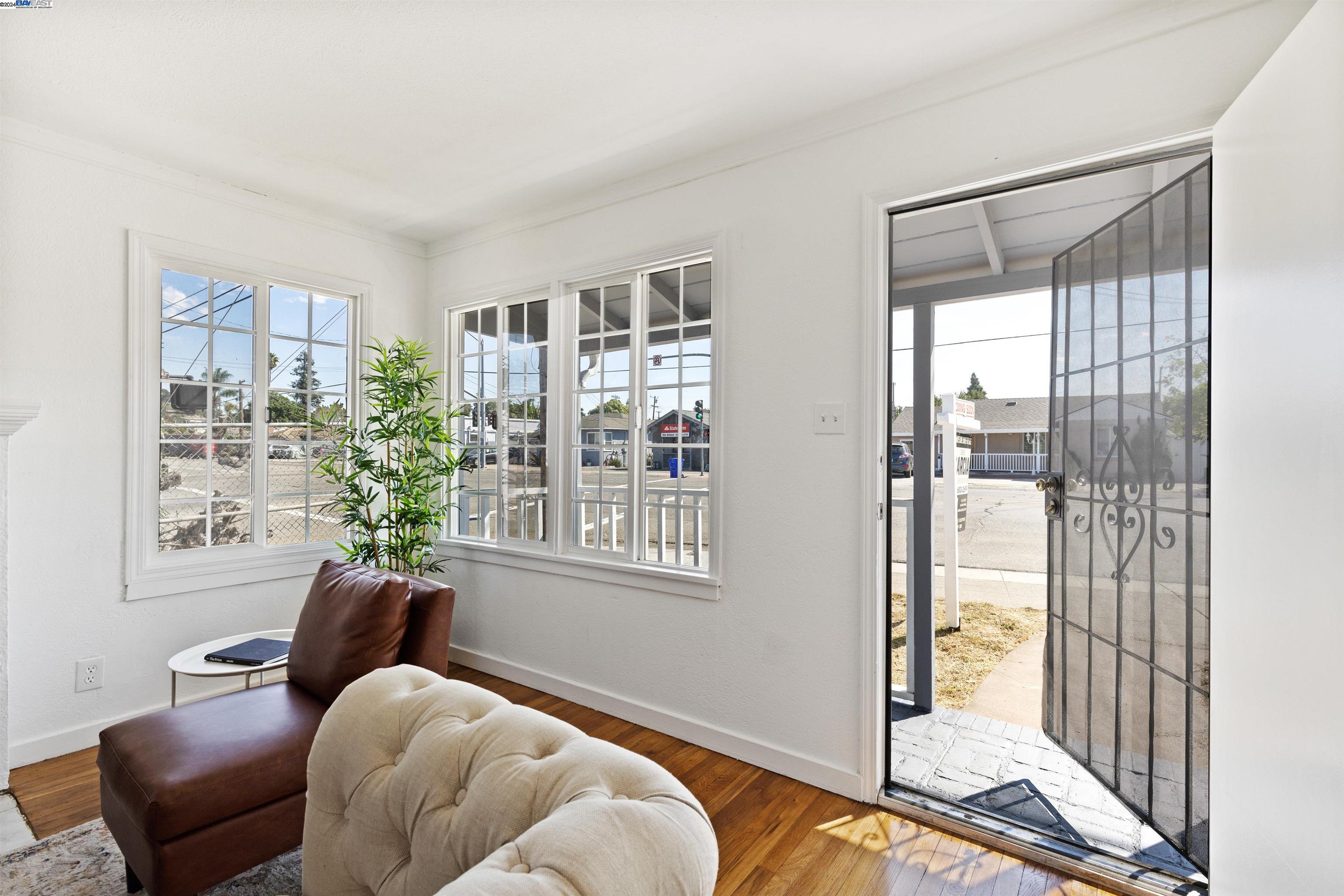 888 E Lewelling Blvd