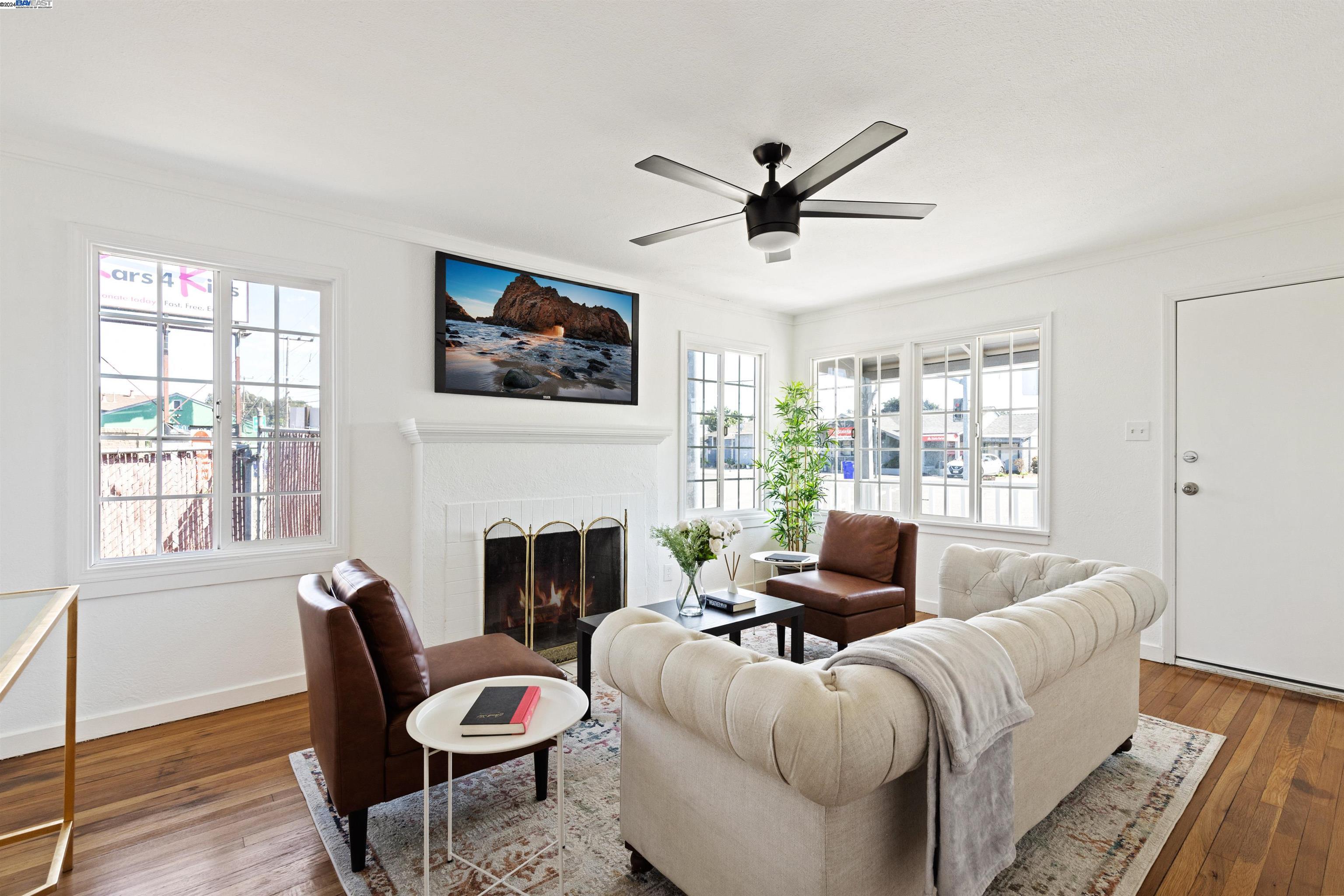 888 E Lewelling Blvd