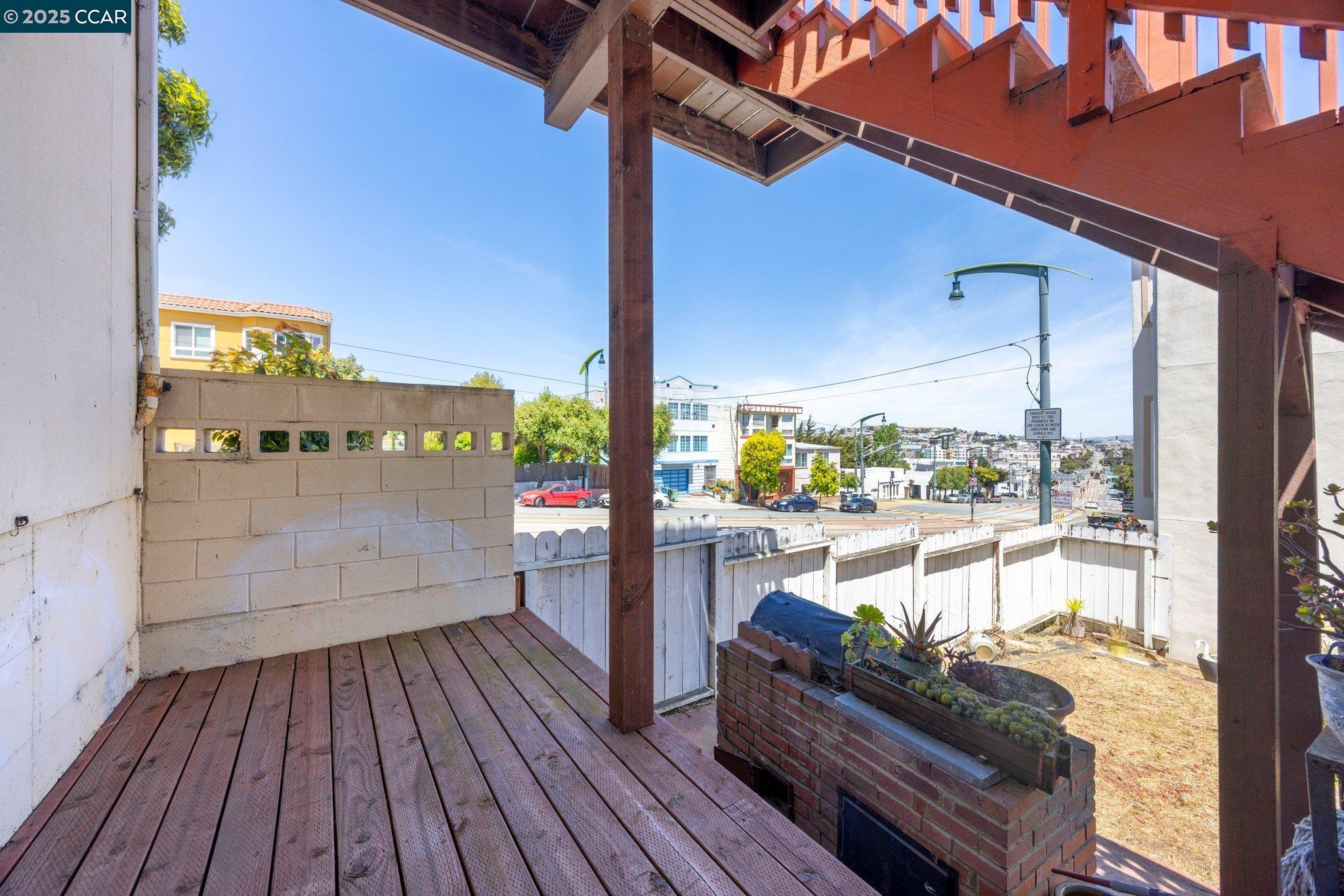 1048 Le Conte Ave