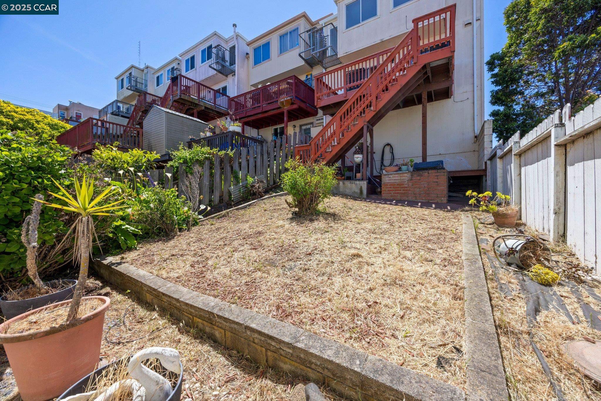 1048 Le Conte Ave