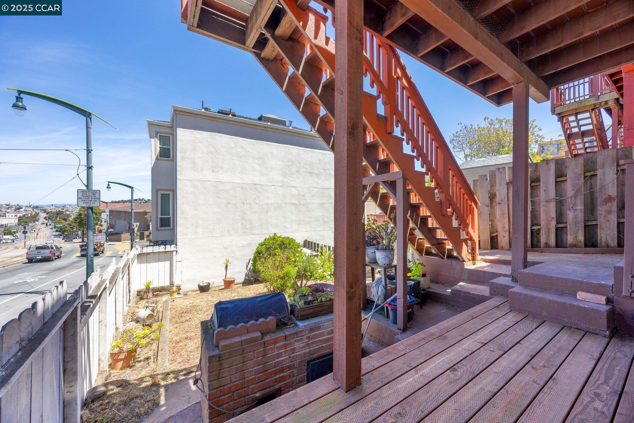 1048 Le Conte Ave