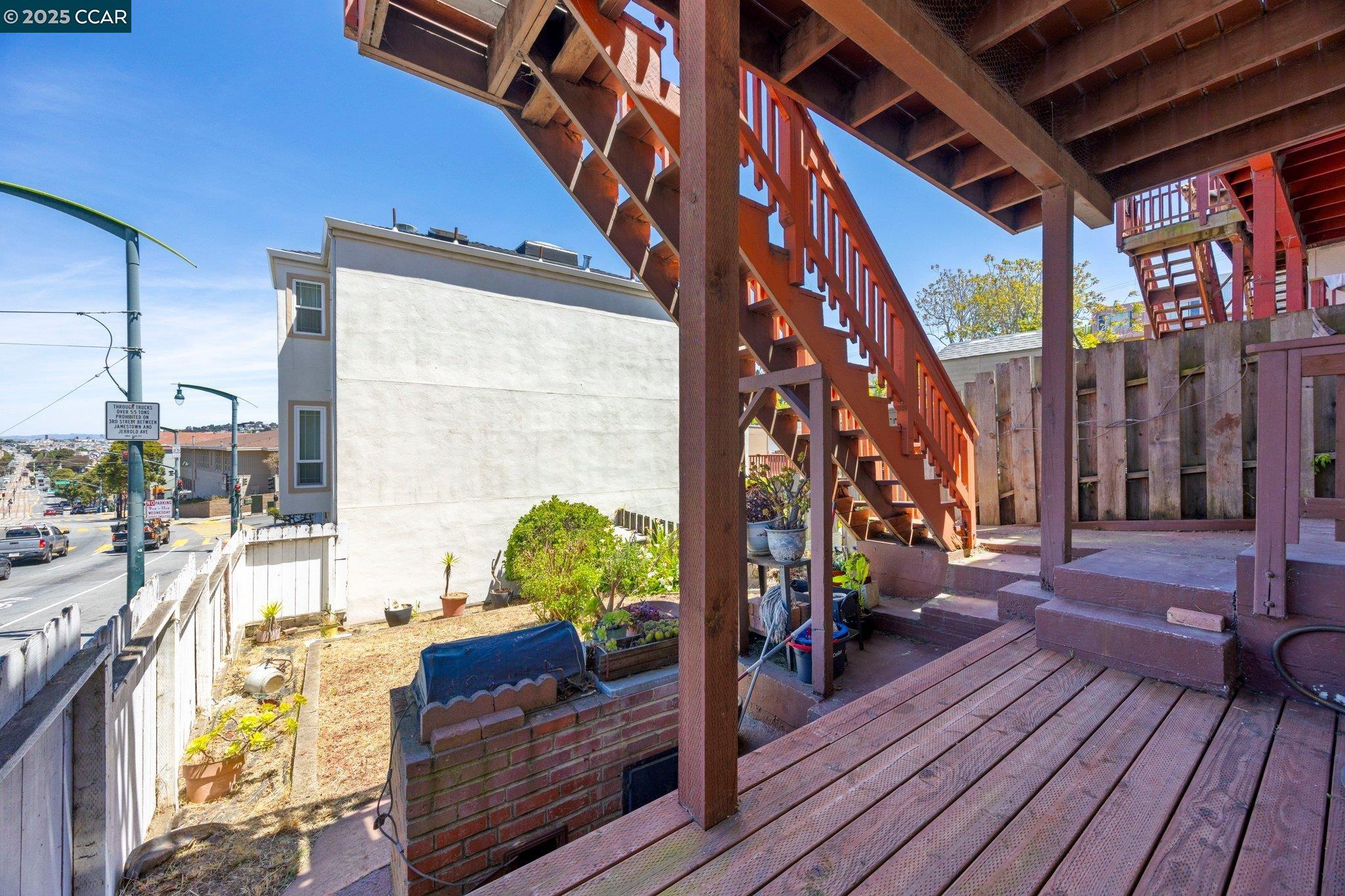 1048 Le Conte Ave