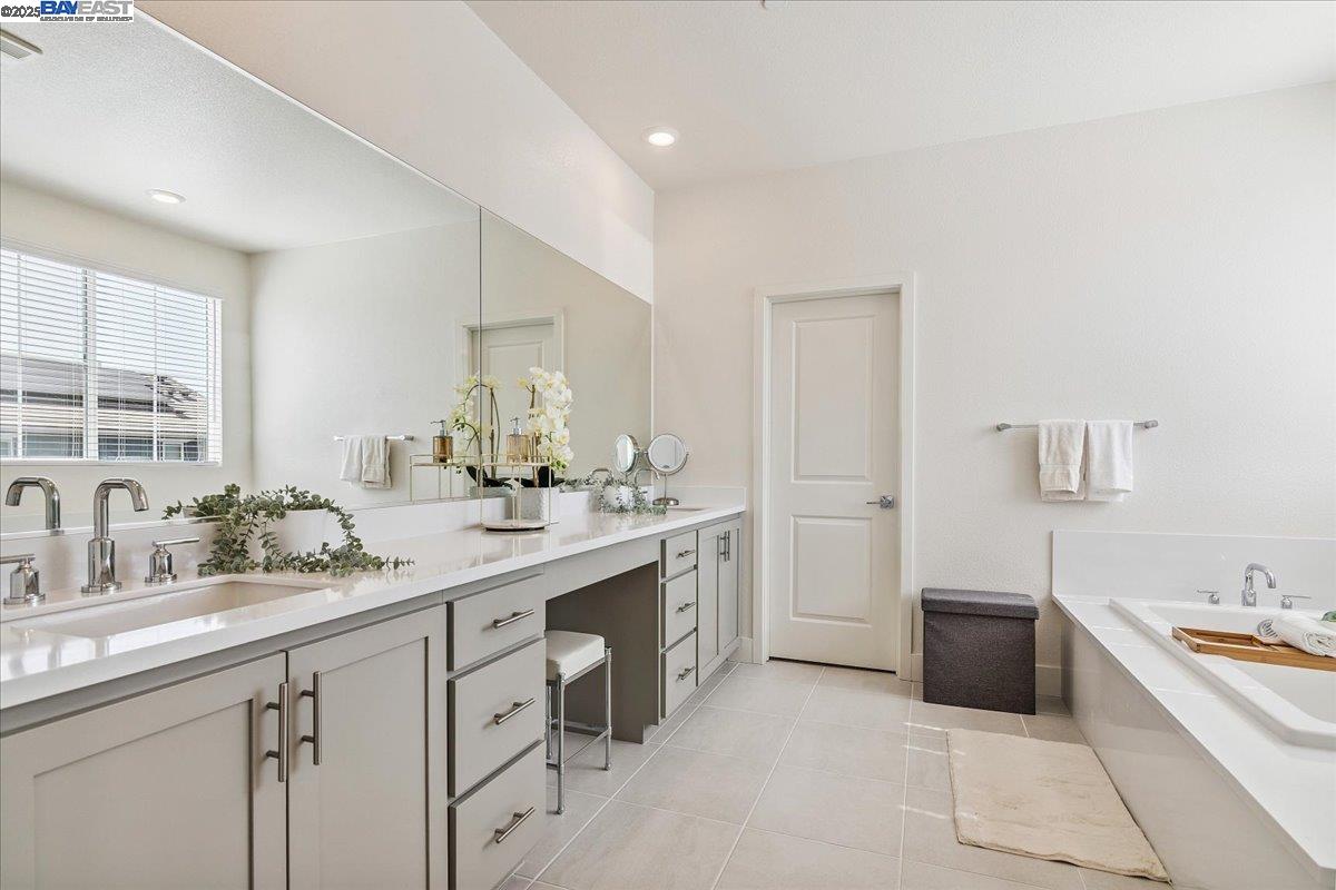5345 Clauzetto Way