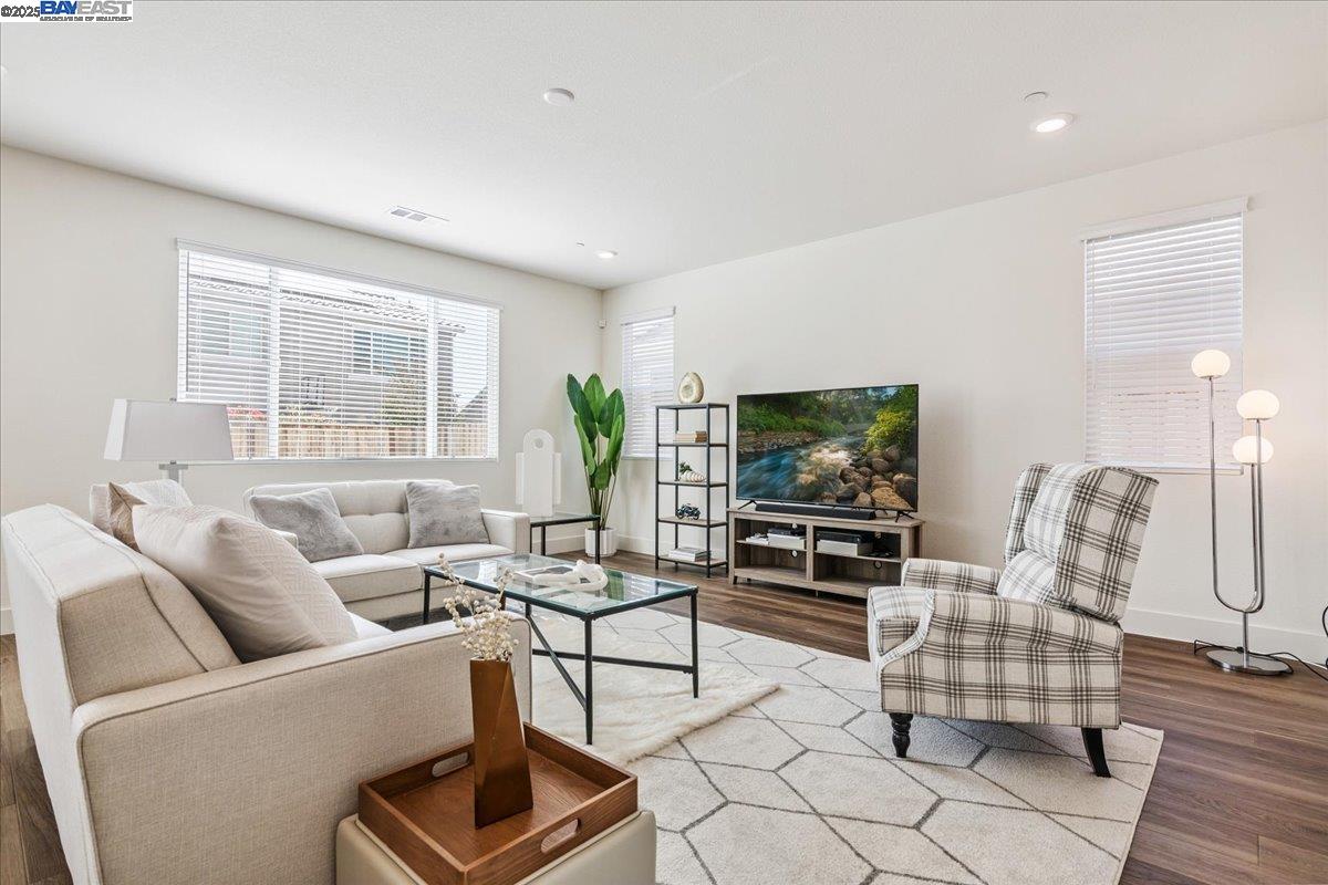 5345 Clauzetto Way