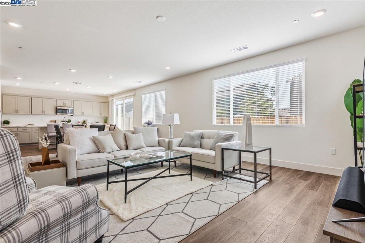 5345 Clauzetto Way