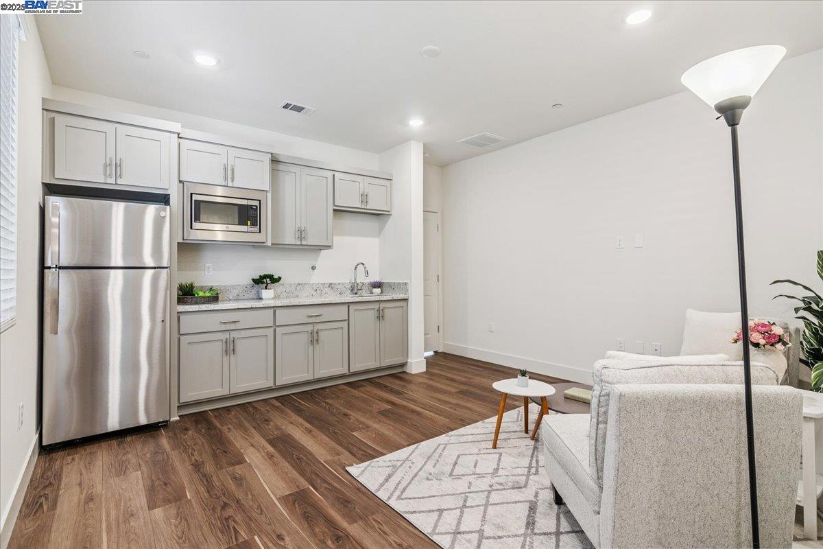 5345 Clauzetto Way