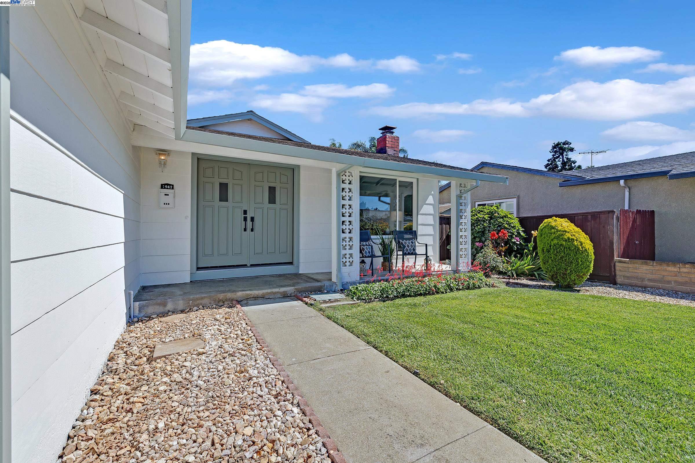 1942 Sherman Dr