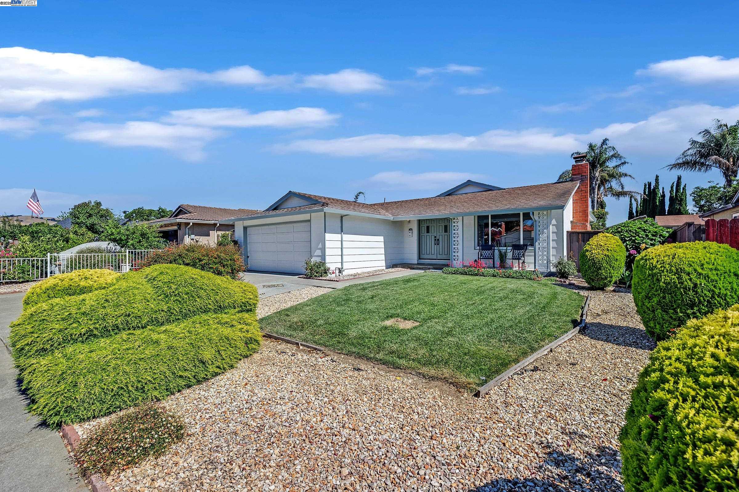 1942 Sherman Dr