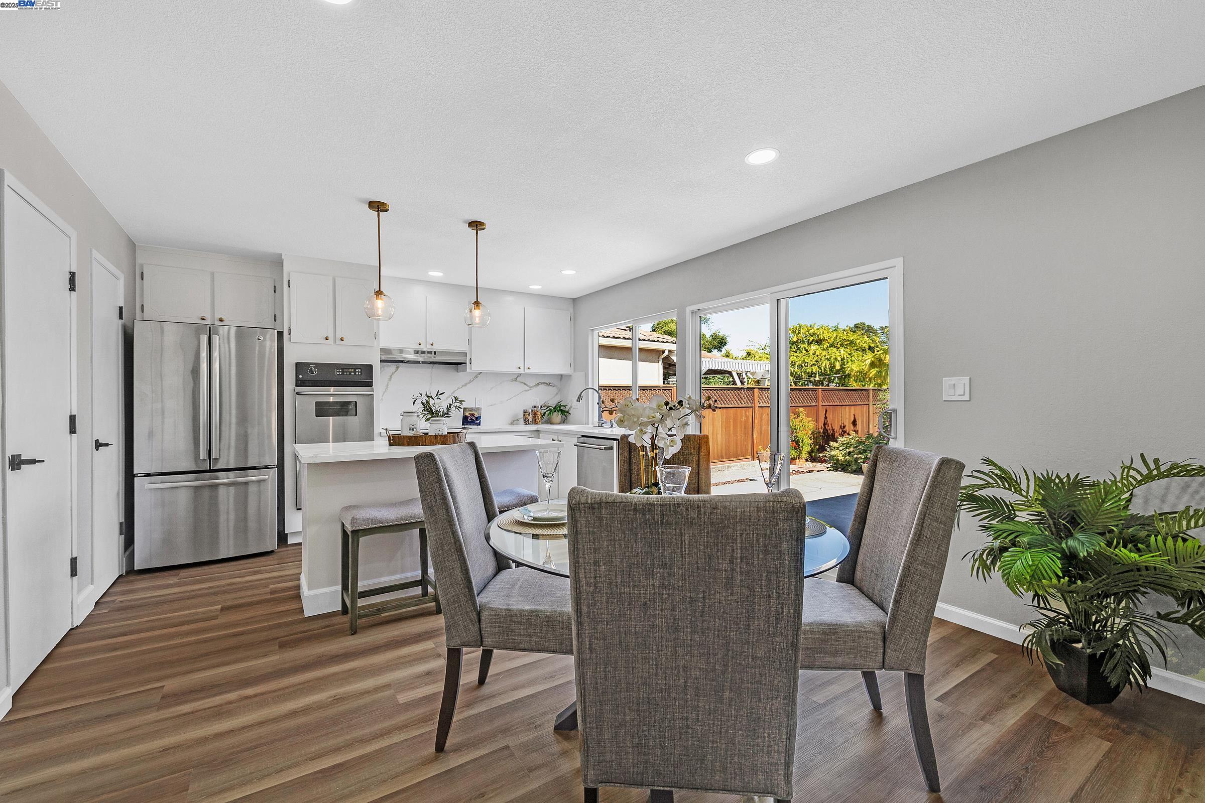 1942 Sherman Dr