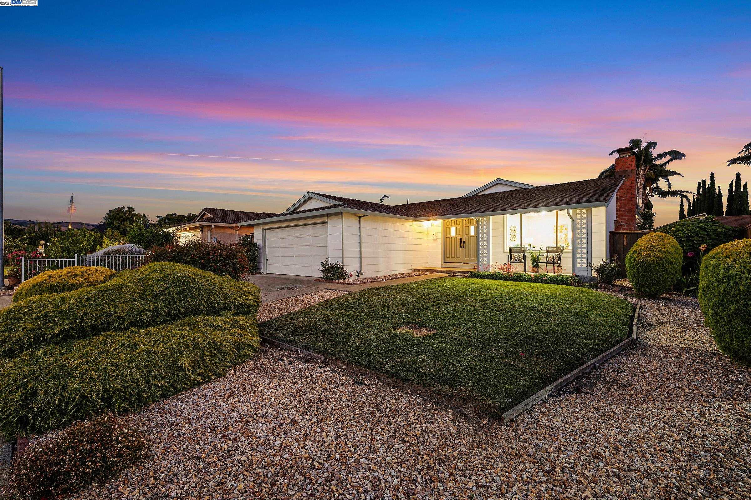 1942 Sherman Dr