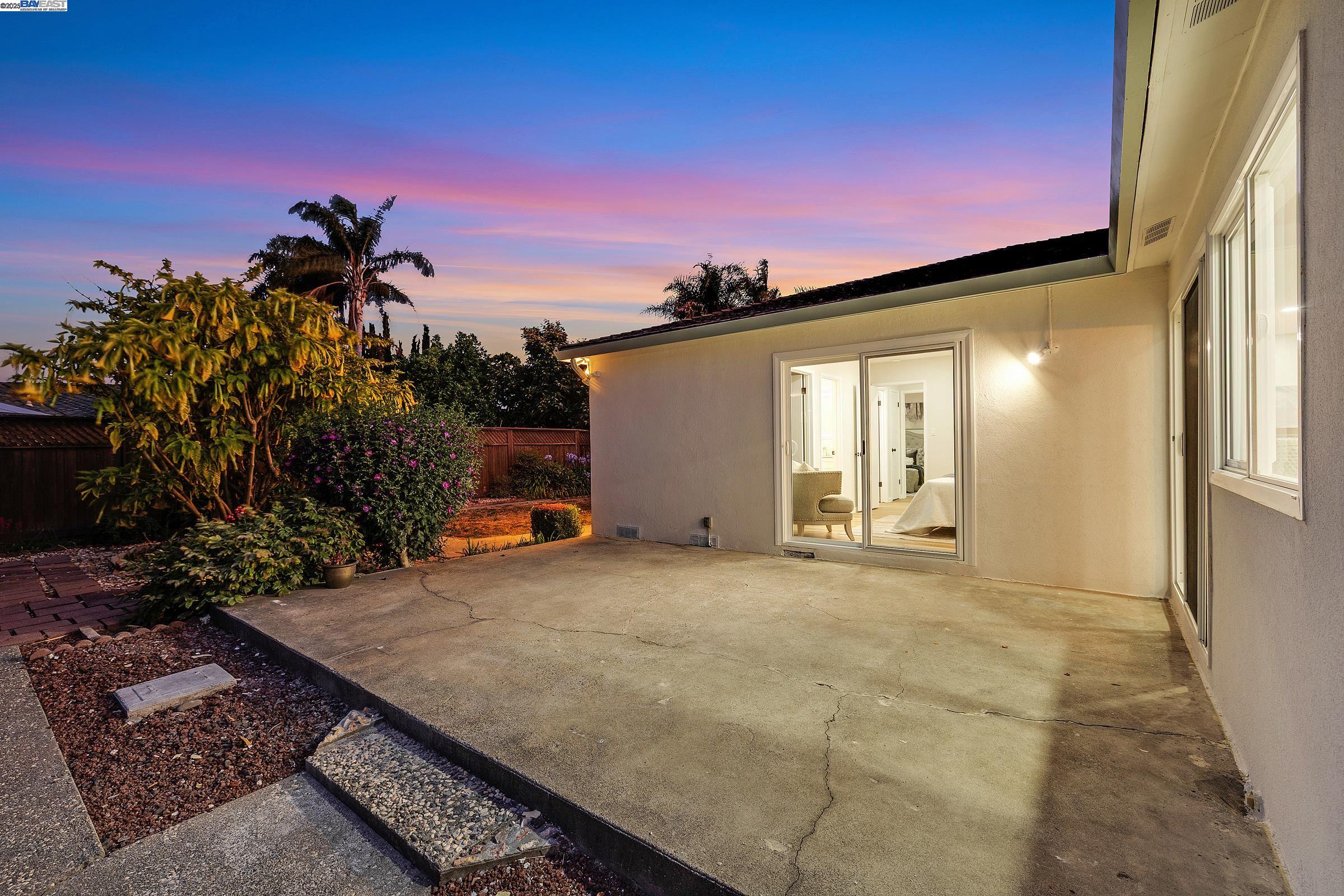 1942 Sherman Dr