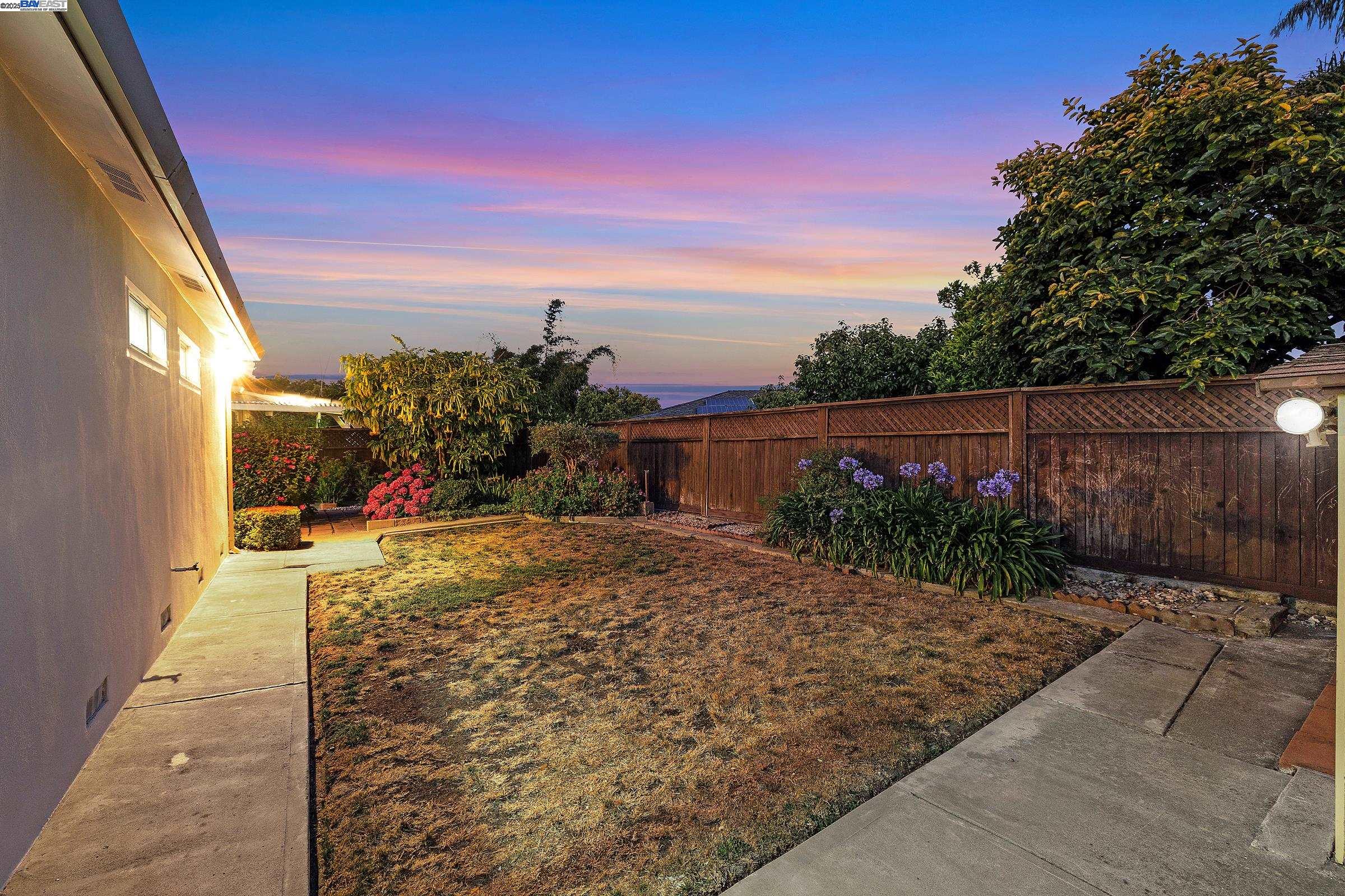 1942 Sherman Dr