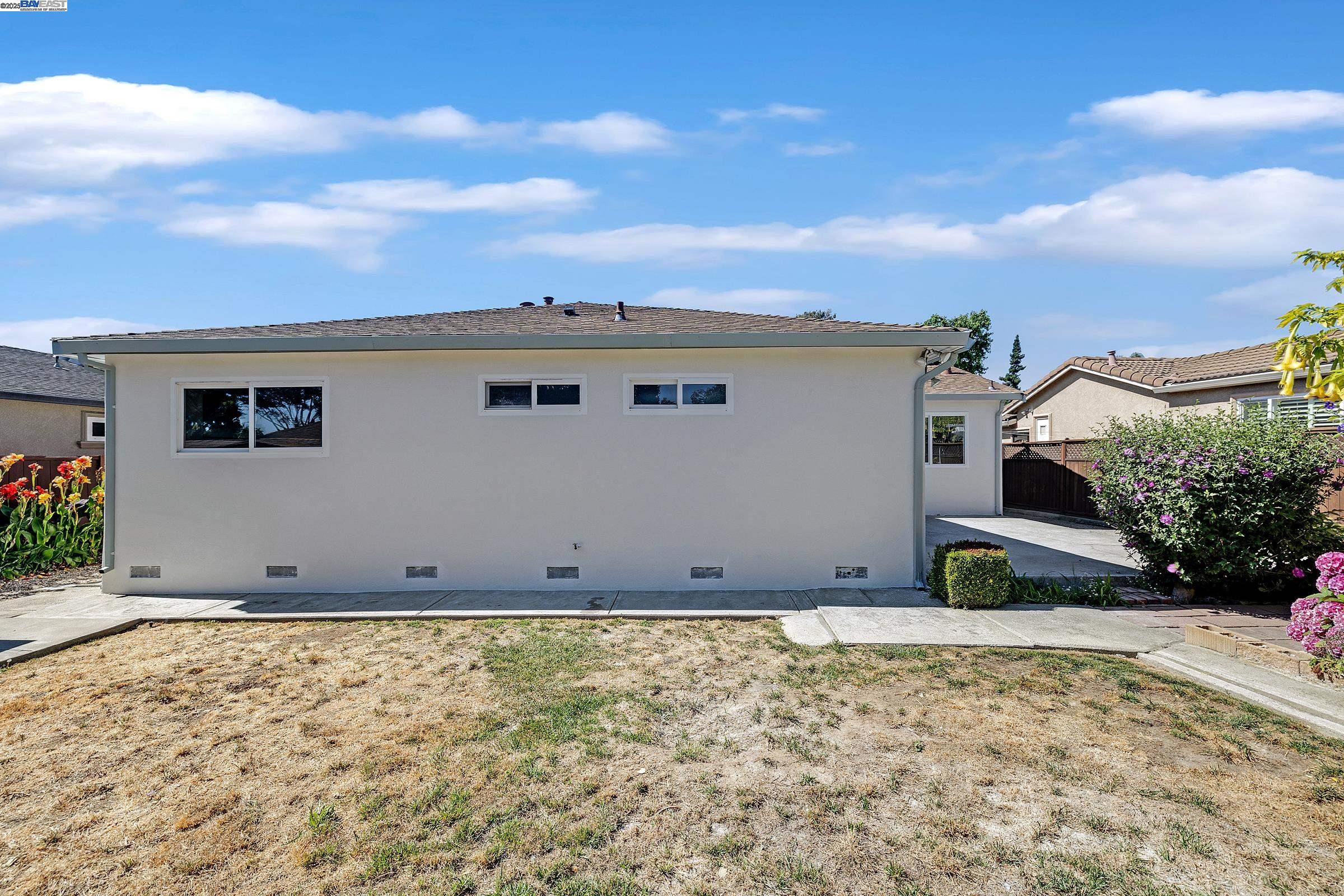 1942 Sherman Dr