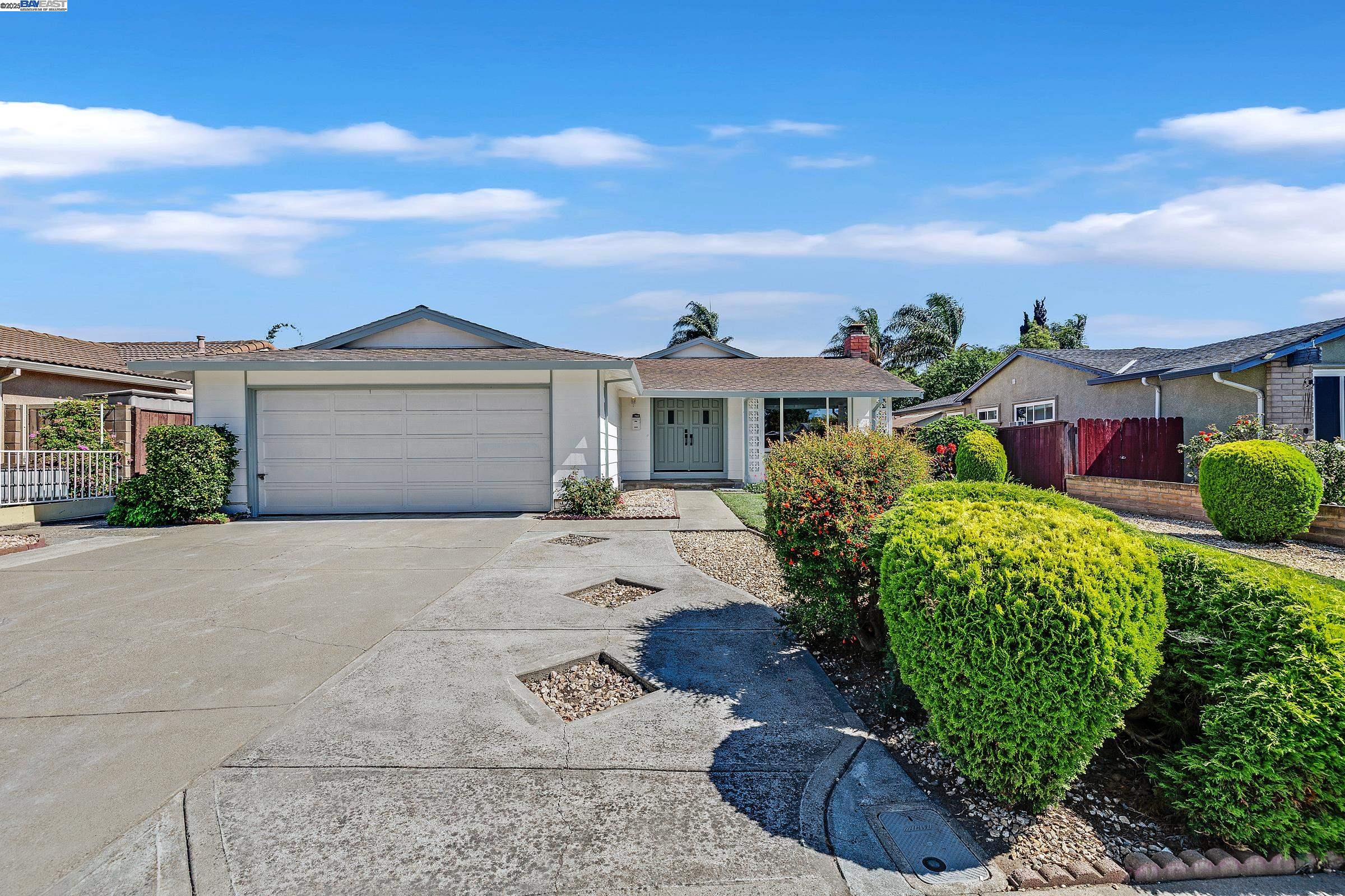 1942 Sherman Dr