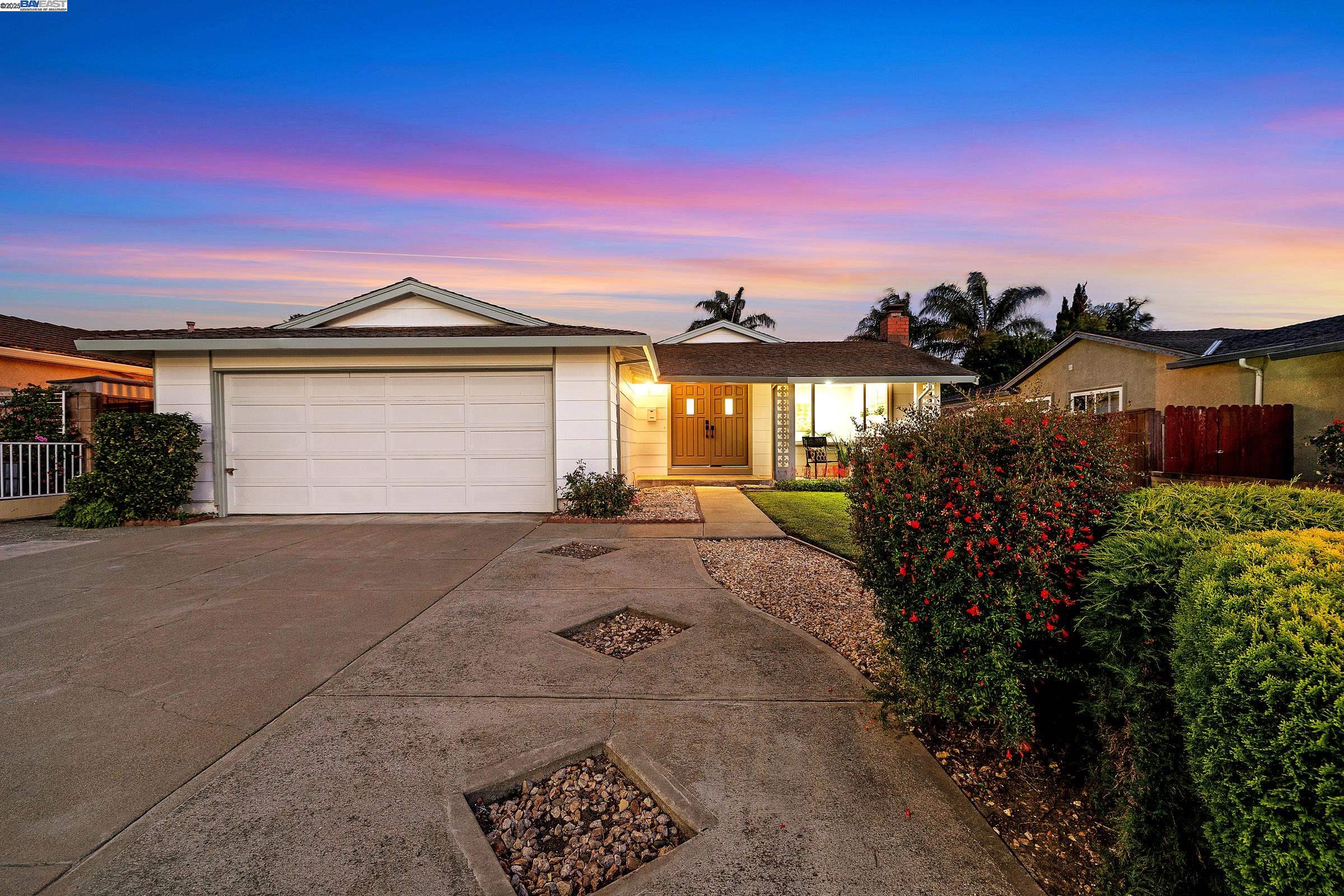 1942 Sherman Dr