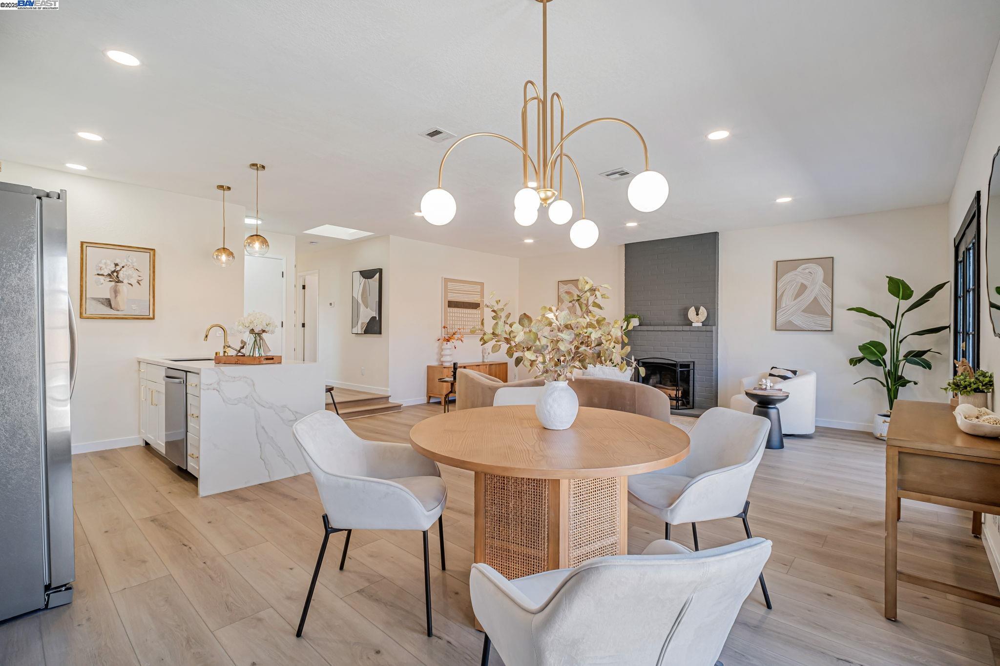 6588 Flanders Dr, Newark