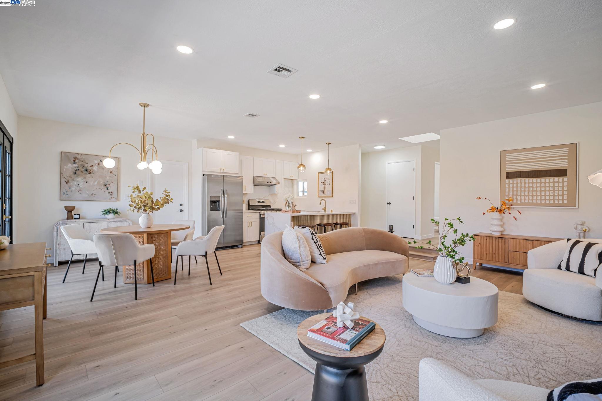 6588 Flanders Dr, Newark