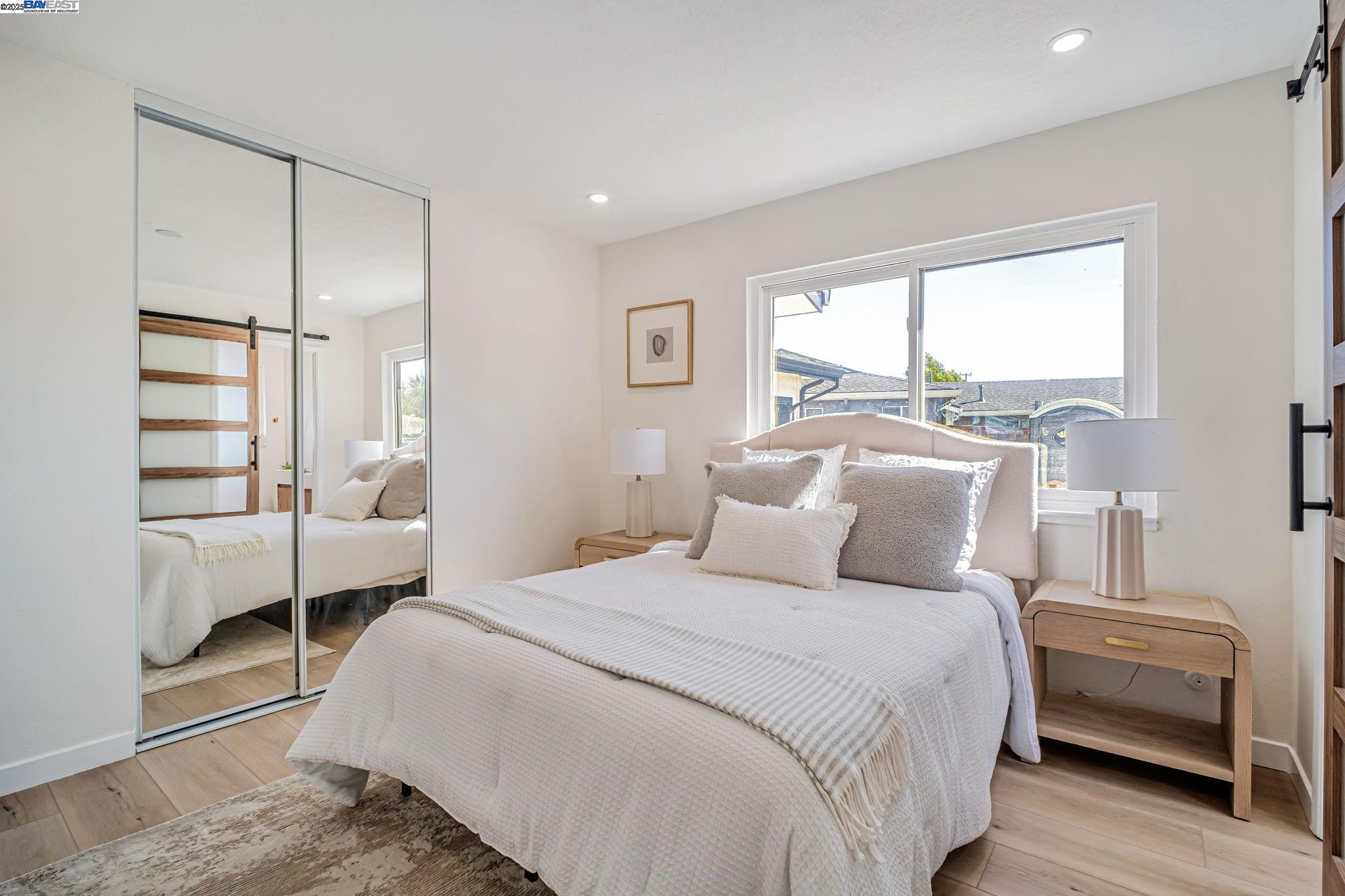 6588 Flanders Dr, Newark