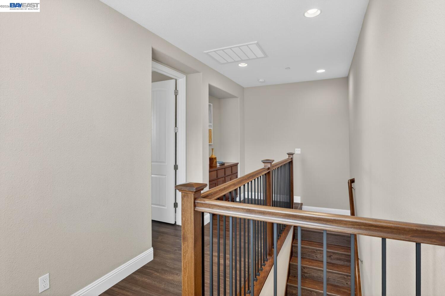 6523 Bayview Dr