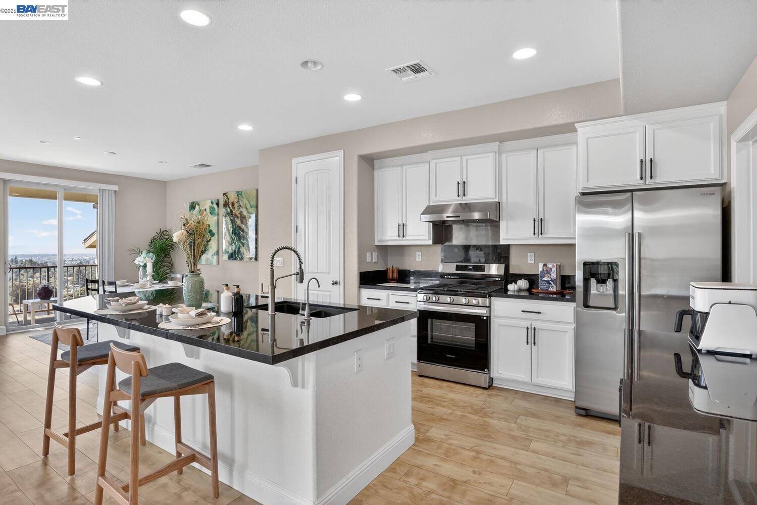 6523 Bayview Dr