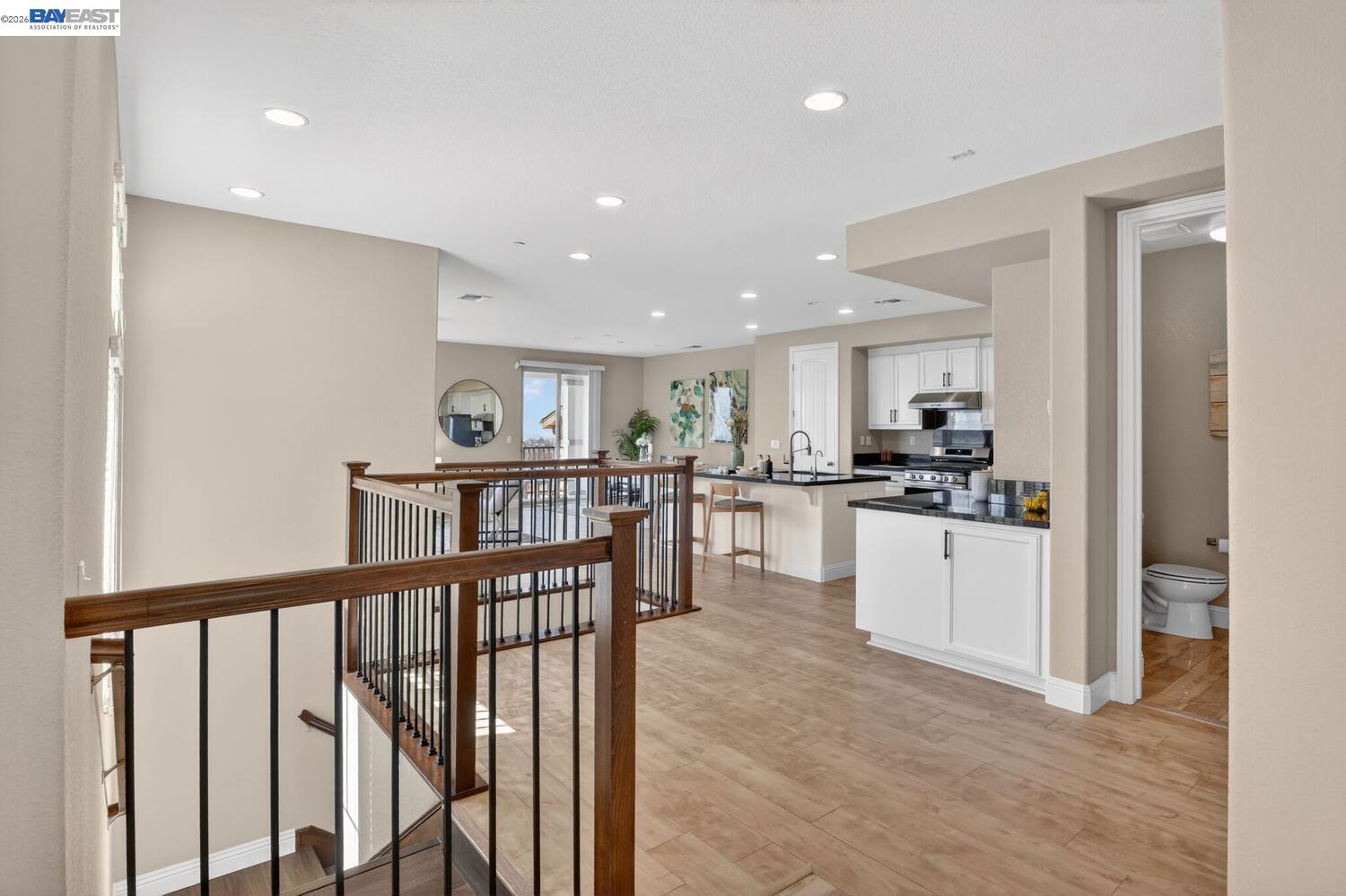 6523 Bayview Dr