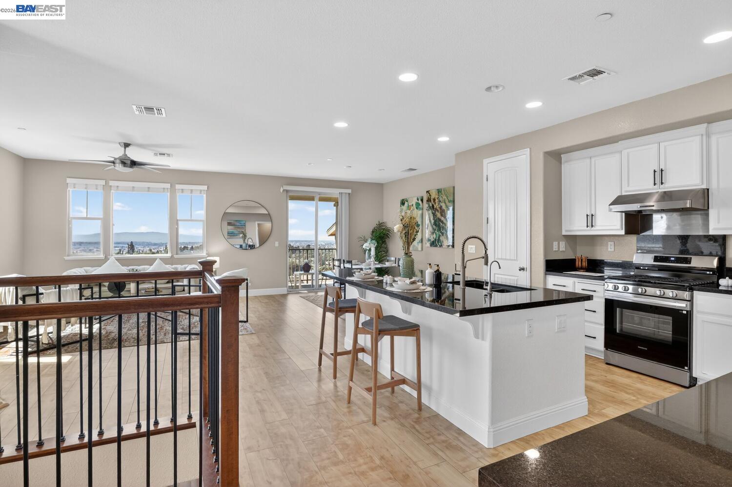 6523 Bayview Dr