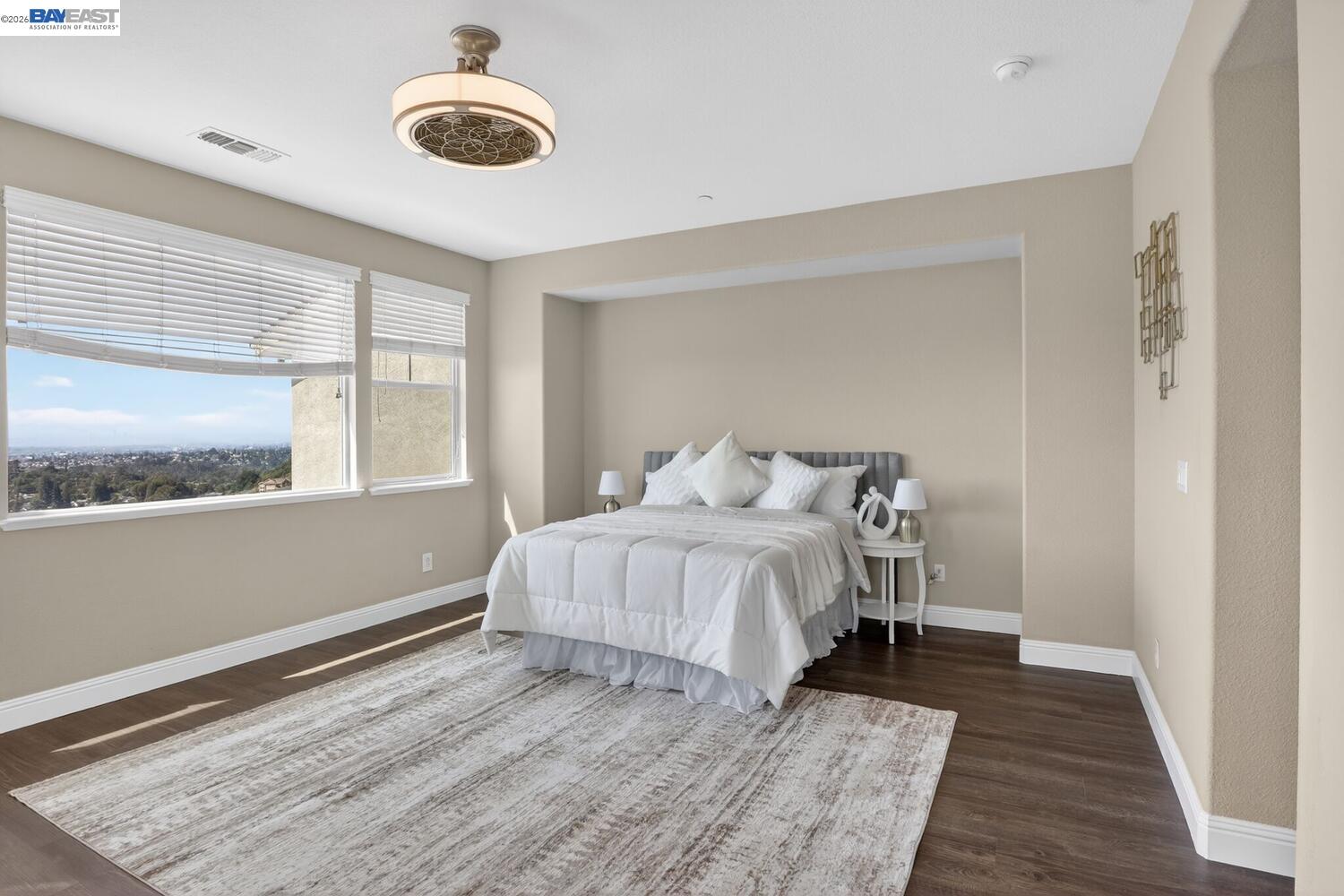 6523 Bayview Dr