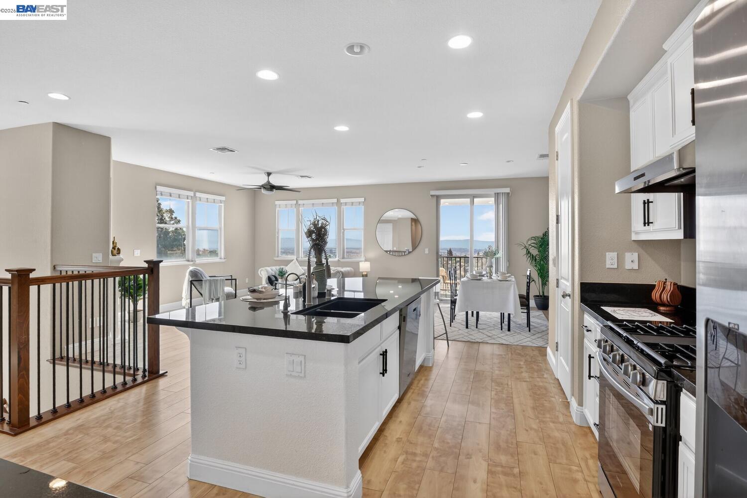 6523 Bayview Dr