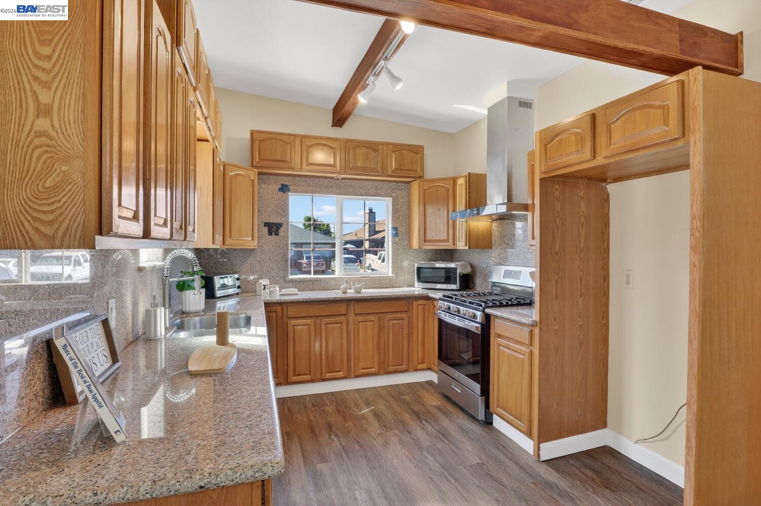320 Monmouth Dr