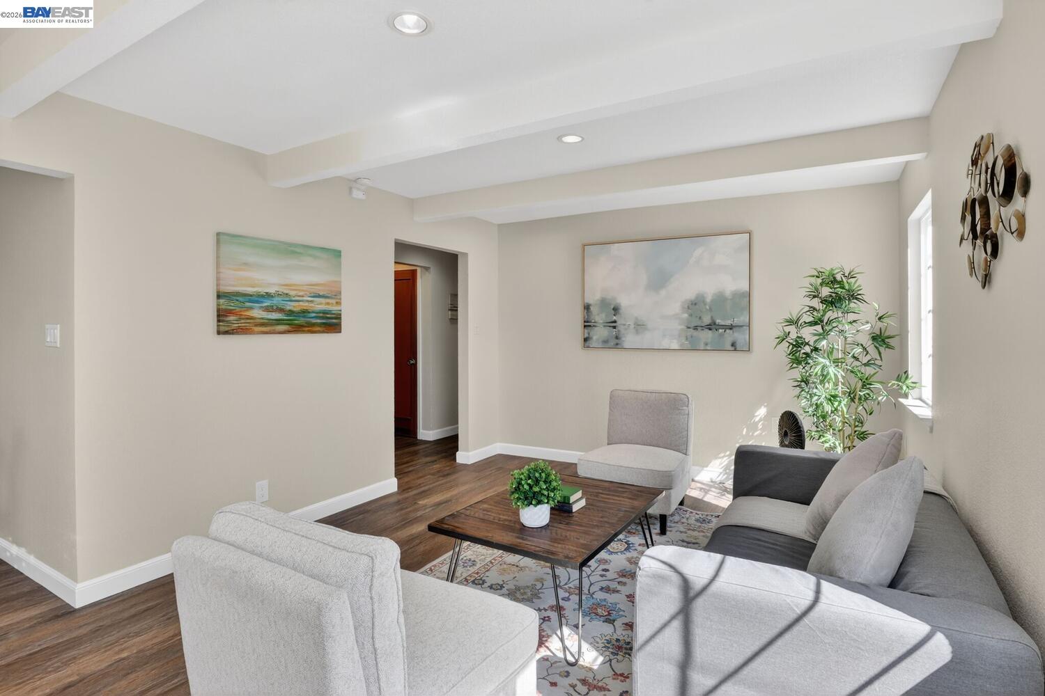 320 Monmouth Dr