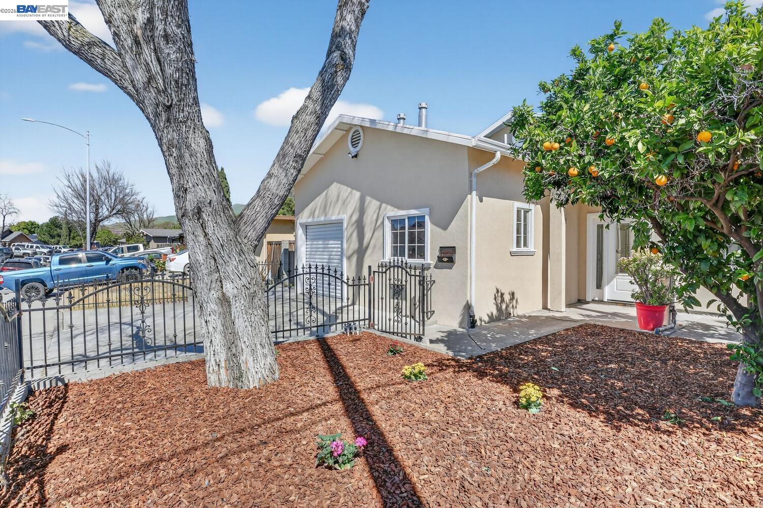 320 Monmouth Dr