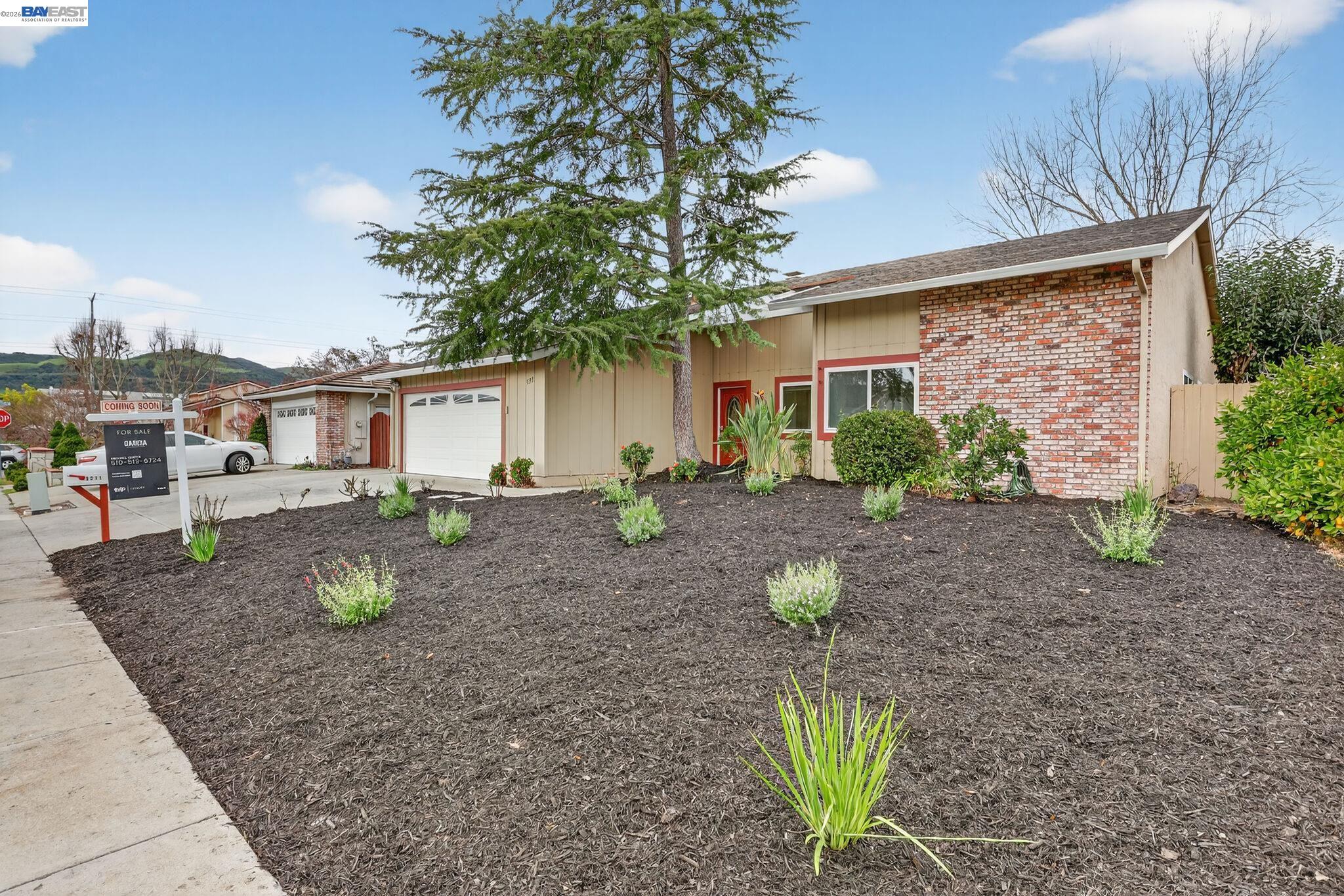 3211 De Anza Pl