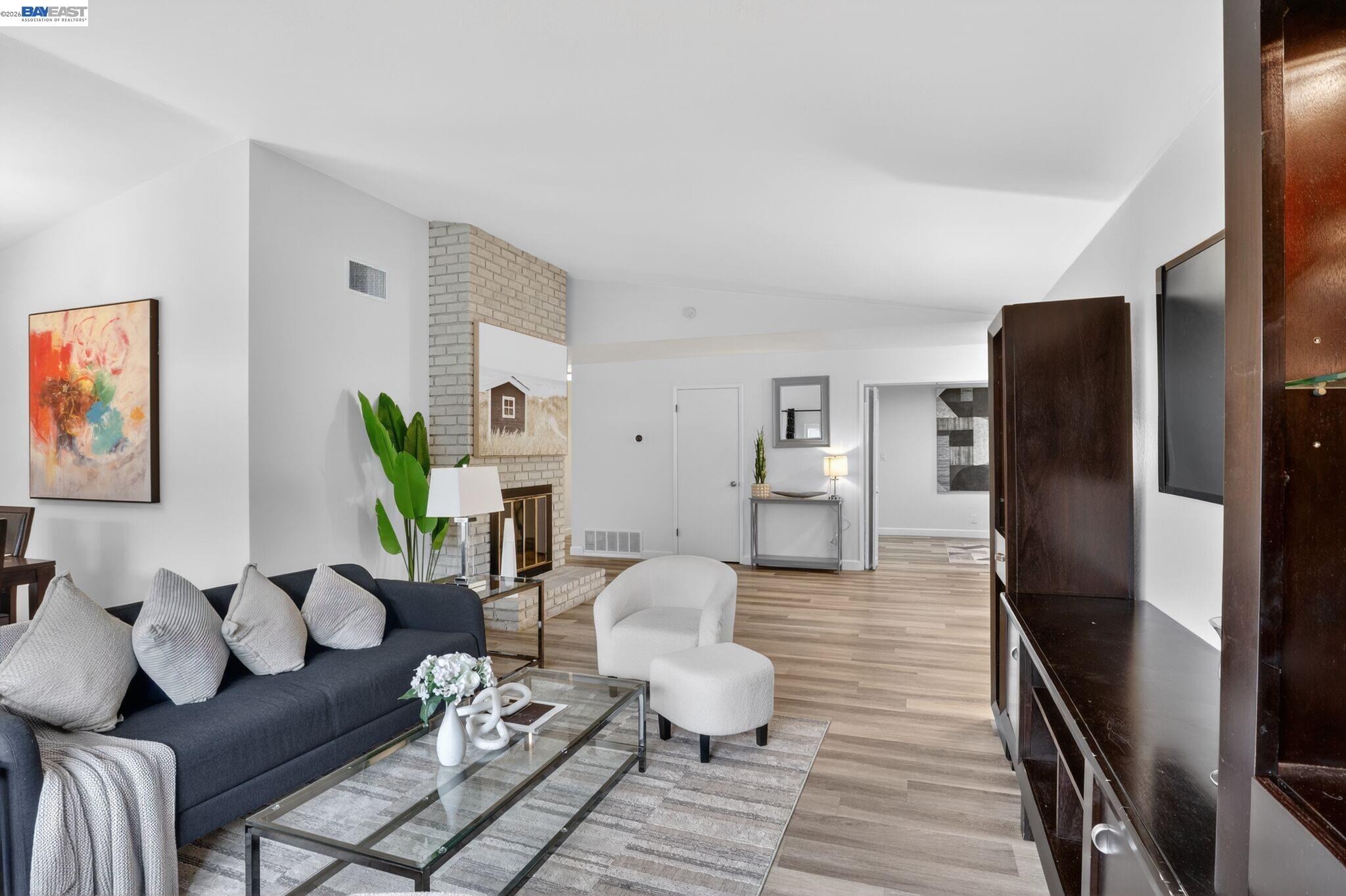 3211 De Anza Pl