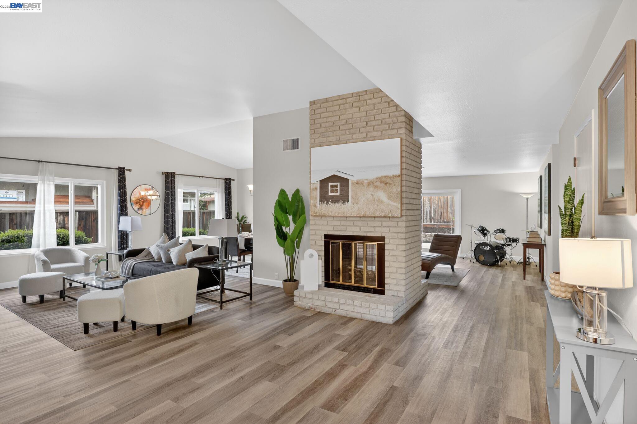 3211 De Anza Pl