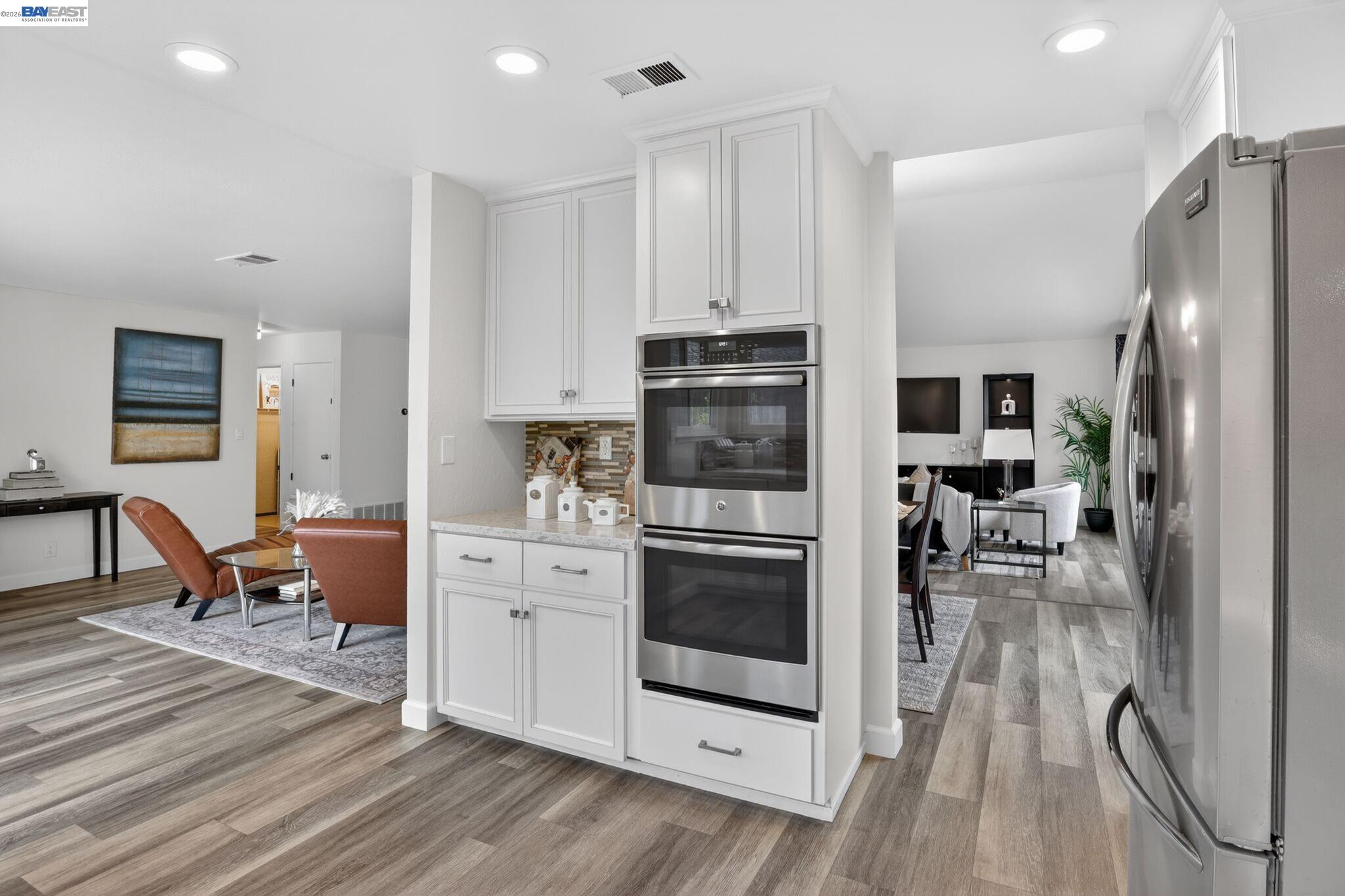 3211 De Anza Pl
