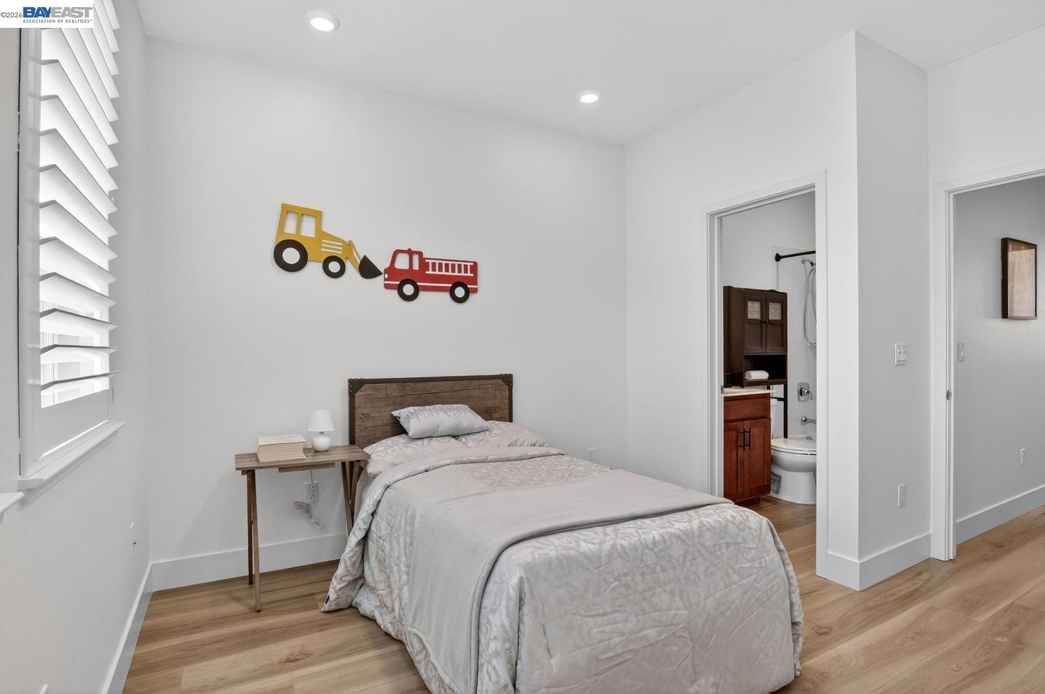 922 Noble Fir Ter # 5