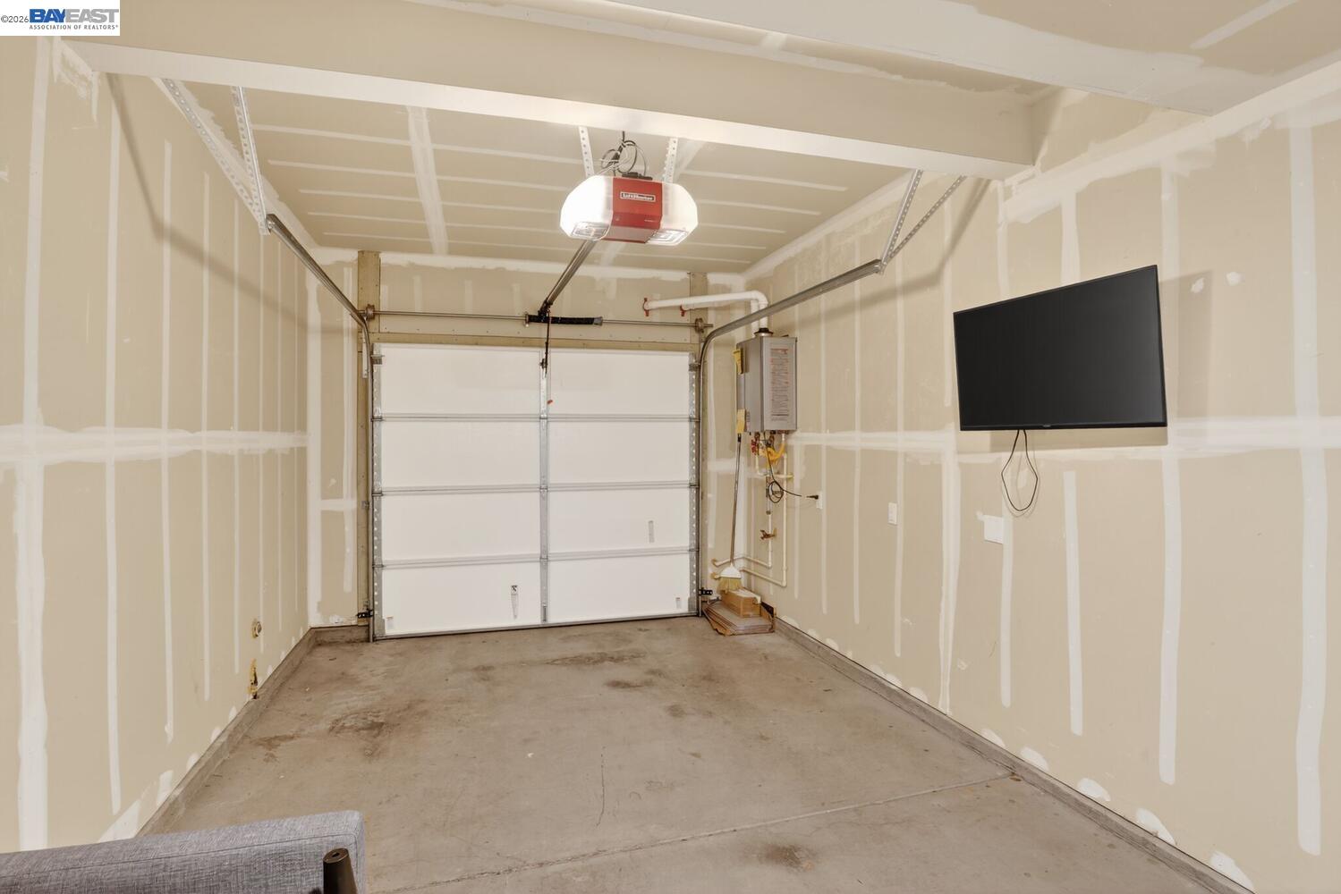 411 Rhythm Ln