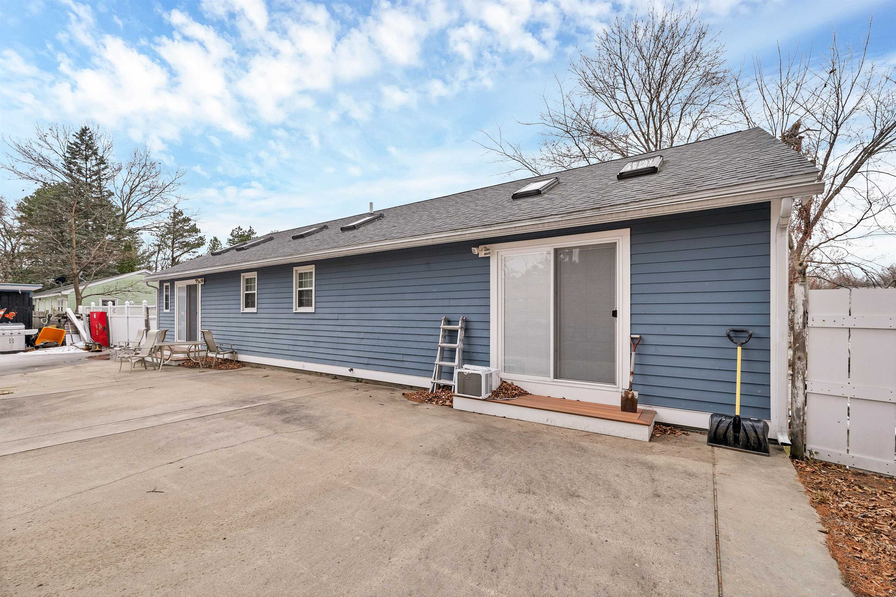 99 Weston Road