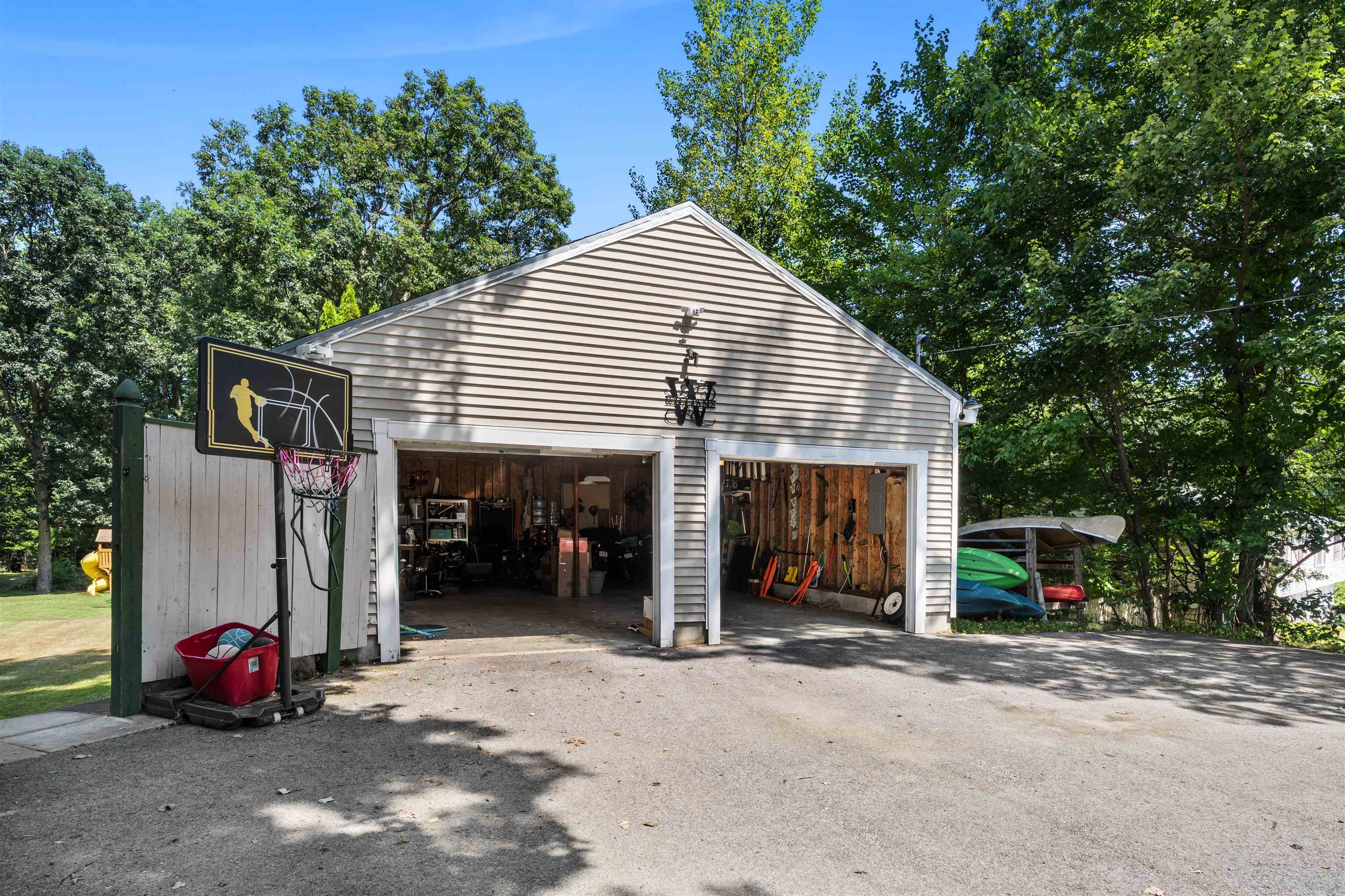 32 Robyn Avenue