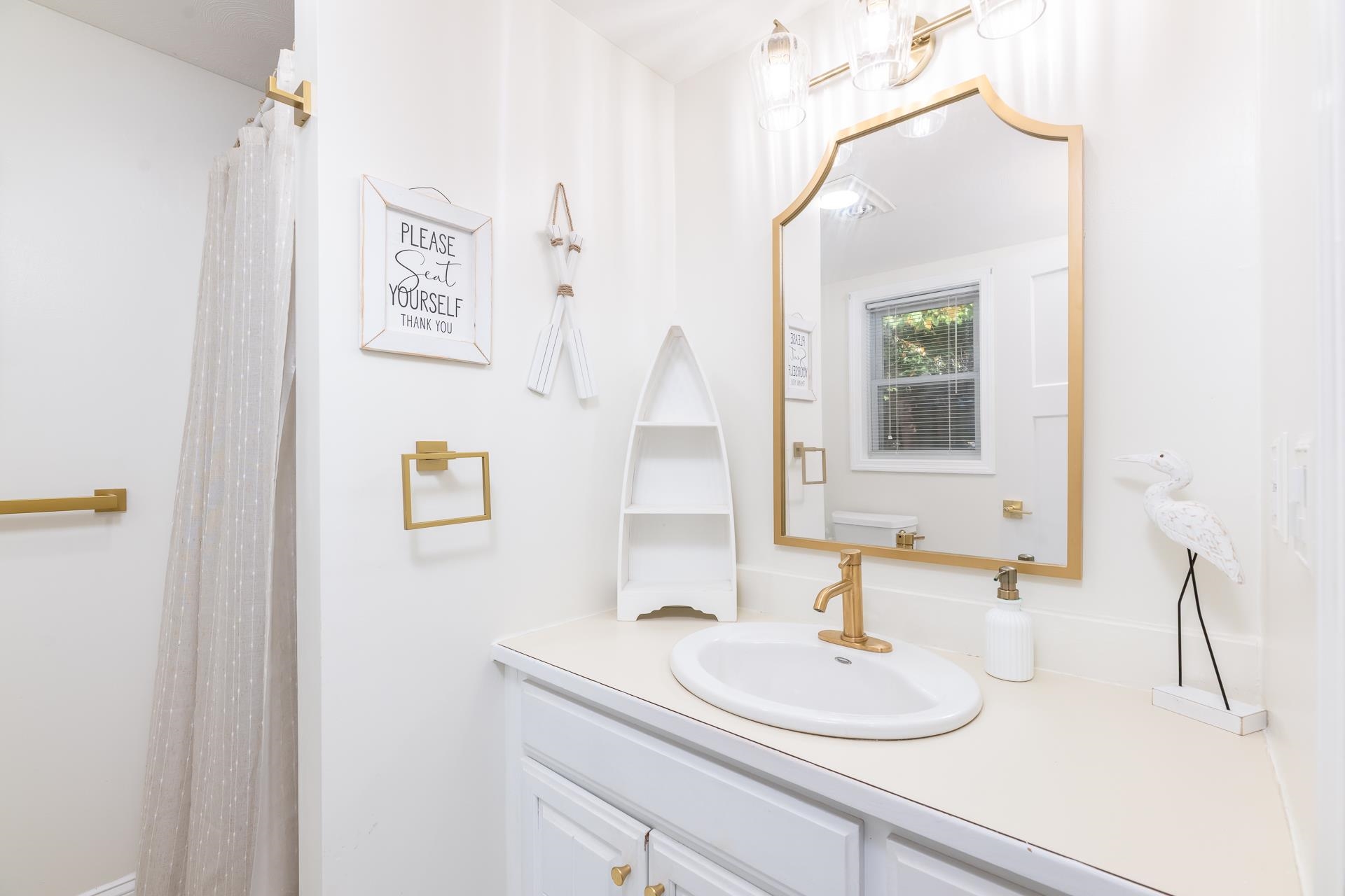 109 Dockham Shore Road Unit: 1